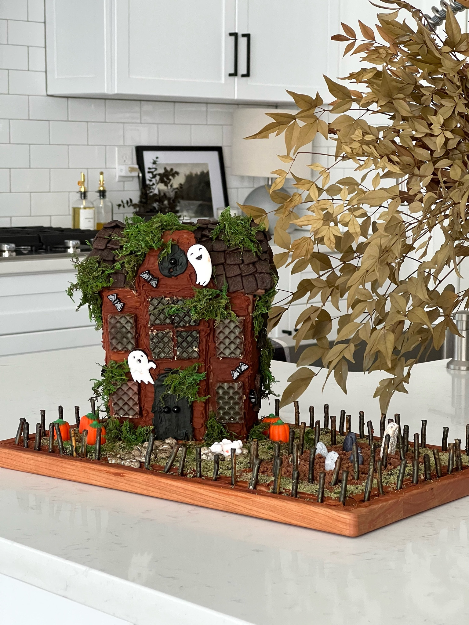 Haunted Gingerbread Manor 

#LTKHoliday #LTKHalloween #LTKhome