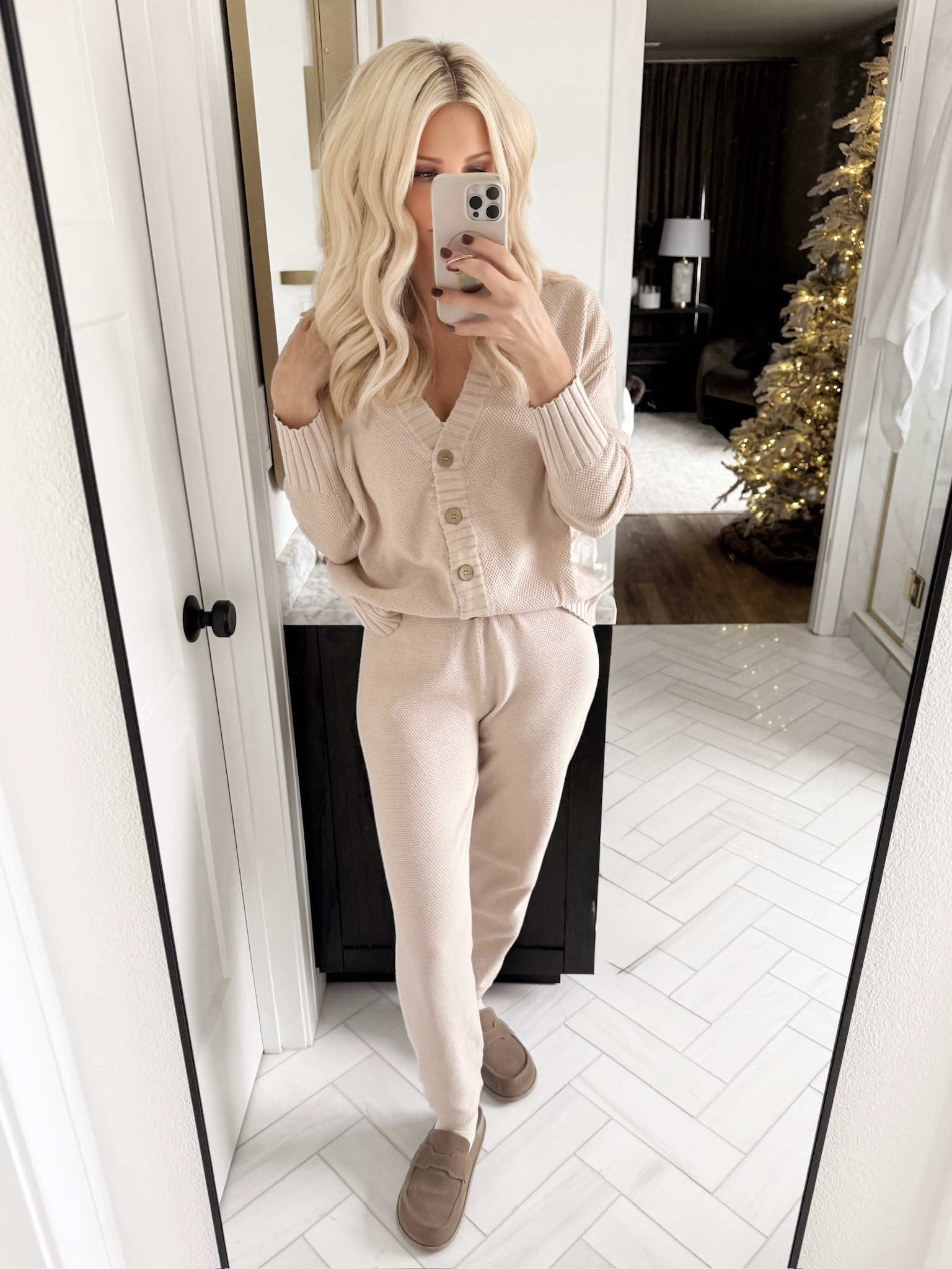 LUXE LOUNGE SET! Soft, warm, and effortlessly polished — this neutral lounge set is perfect for slow mornings, cozy afternoons, or relaxing at home. The knit fabric drapes beautifully without feeling heavy, and the fit is comfortable while still looking elevated. Pair with house shoes or socks for the ultimate cozy day at home.

#Amazon #TheHillaryStyle #Loungewear #CozyStyle #HomeOutfit #ComfortEssentials #NeutralWardrobe 

 #LTKSeasonal #LTKOver40 #LTKHome