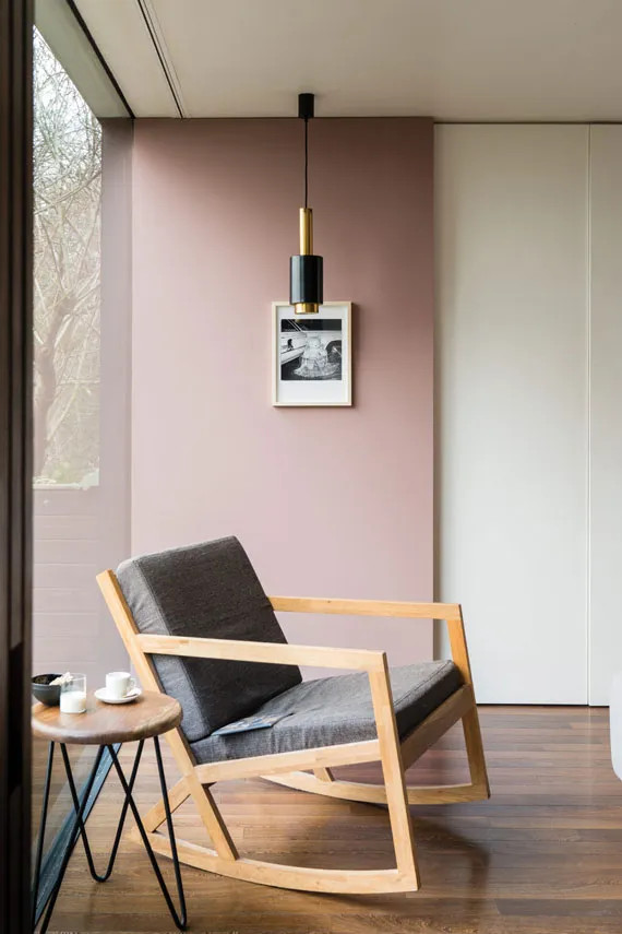 Sulking Room Pink No.295 | Modern Emulsion | Walls & Ceilings Paint | Farrow & Ball (Global)