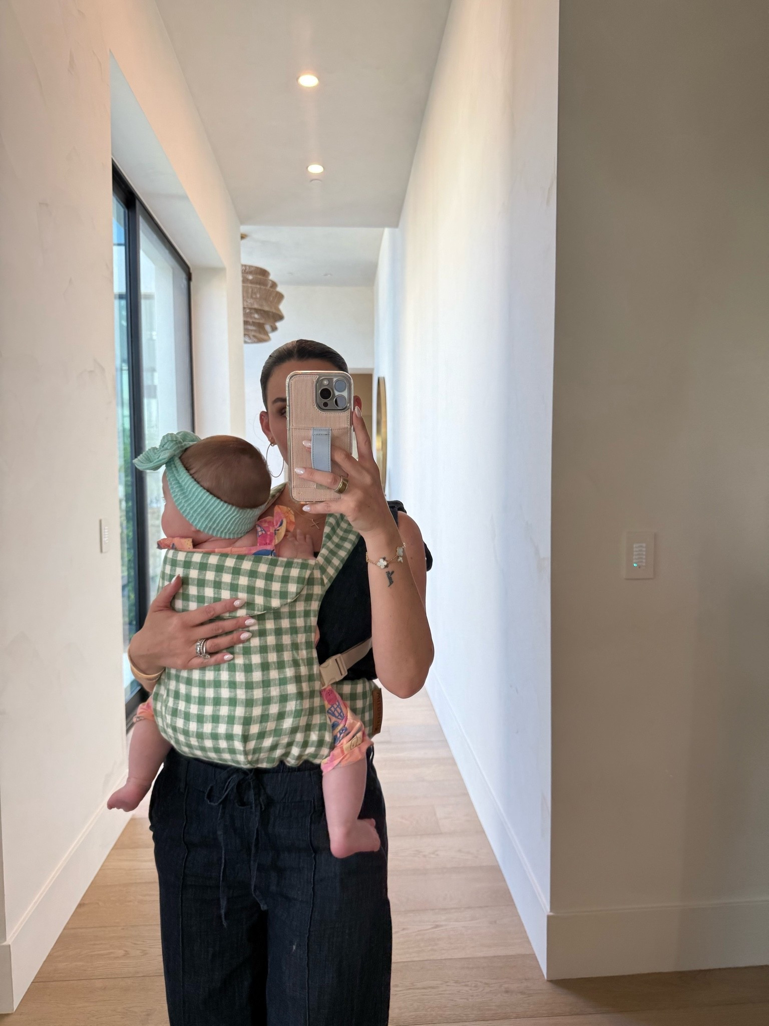 how perfect is this carrier for summer! 



Baby Carrier, Family, Mom Life

#LTKootd #LTKmomlife #LTKdayinmylife
