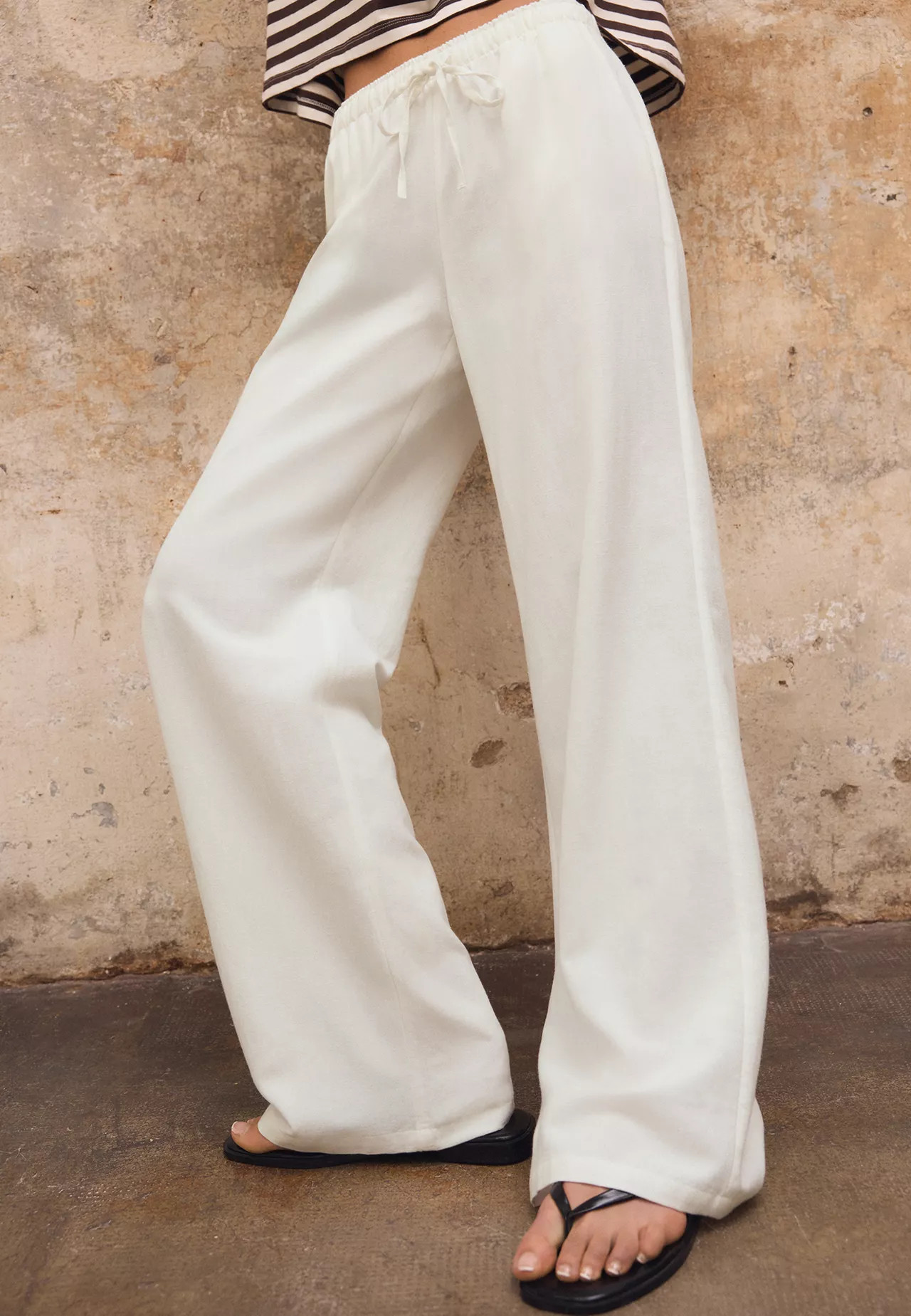 Drawstring linen-effect trousers - Women's Trousers | Stradivarius United Kingdom | Stradivarius (UK)