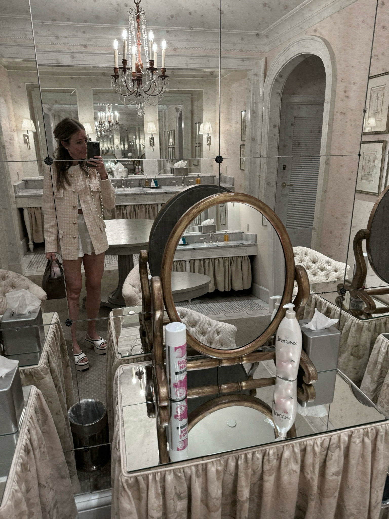 Obsessed with this workout set. Threw a jacket over it for lunch before getting the boys from camp. 