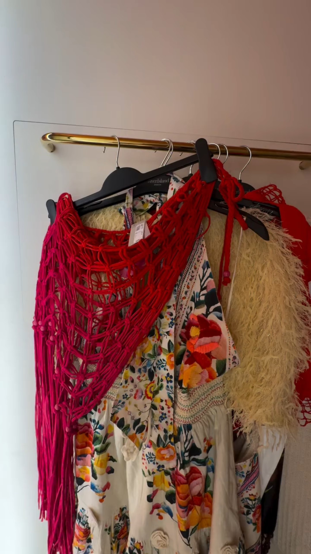 Firstly sorry for the shakiness I have no excuses but some of these were too cute not to share. I’ve been a @riverisland girly for a long time and this season they are smashing it out of the park and taking all my money 🤣 I couldn’t resist a lot of this try on 🙈 which is your fave? 
.
All from RI- first ‘top’ is actually a knit mini dress (18), second light feather mini cape is like a pastel big birds cousin type affair (one size) the third outfit was 👌🏼 the tee (L) is beaded too and so nice! The skirt is a beach skirt (L) and I wanted more of a Kai skirt vibe this was too holey if it makes sense! Fourth was the one shoulder dress of dreams (L)! @kakasheadoverdeals wore this on her feed recently too and looks amazing! Finally this dress (L) and bag were a dream however it’s been returned now as I tried to sit down in it and it was too tight and like sitting on a 80’s beaded car seat cover. 🤣 if they did it in a size XL it would have been perfect- another call for more sizes please! I’m still hating the fact I didn’t buy the green sequin bag or the mini beaded bag but also proud for resisting 🤣🤣
.

I’m wearing a skirt from @marksandspencer and an old @hm top 
.
#midsize #midsizefashion #plussizestyles #fashioninspo #imwearingri #riverislandtryon