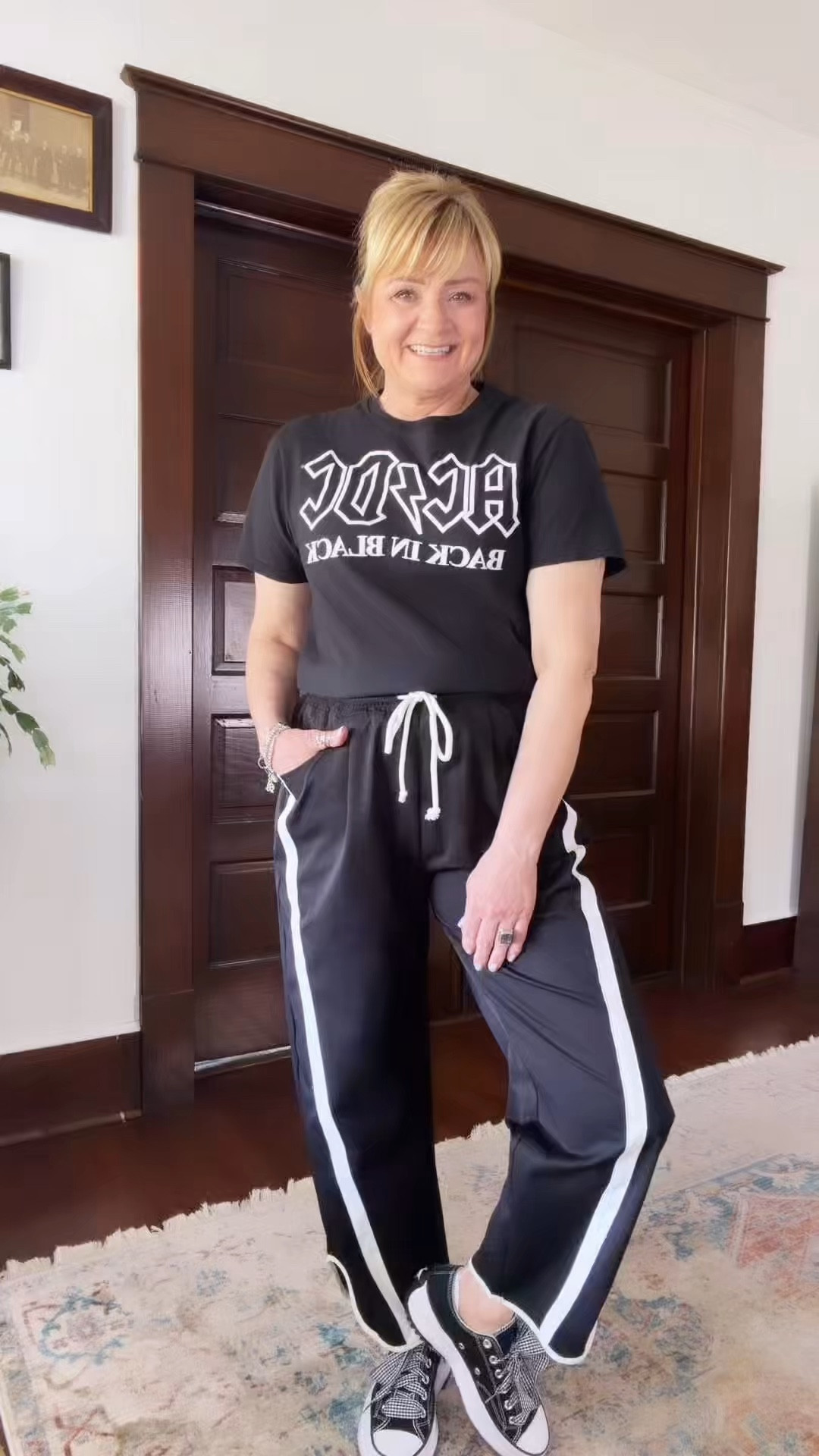 Mature Casual OOTD. 🖤🤍
Wearing my true size in these pants.  

#LTKootd #LTKOver40