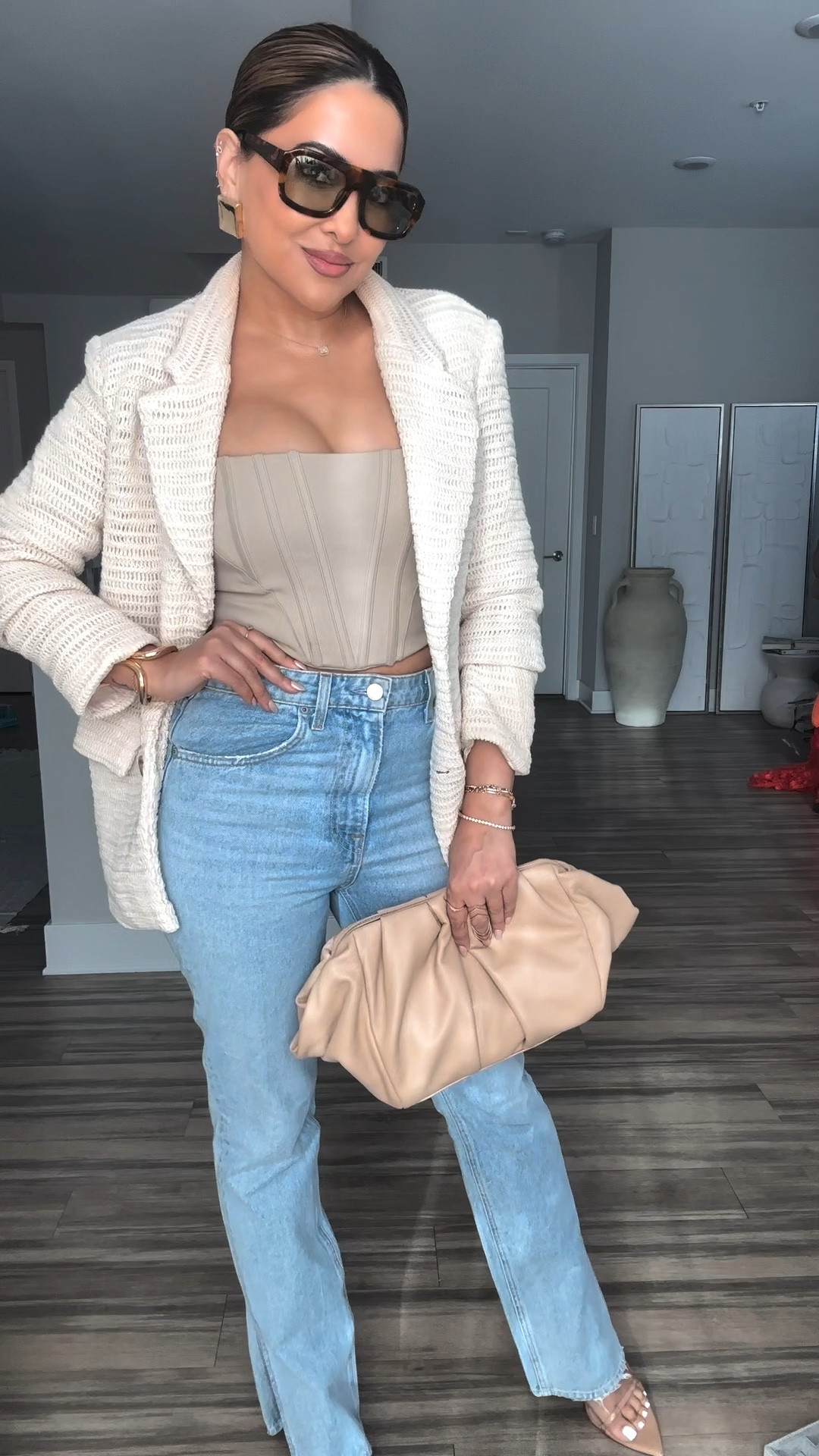 GRWM: A Neutral Daytime Look💫



Outfit Breakdown:
top — @showpo 
blazer — @jluxlabel “beige Dillion blazer” can only be found on their website! Jlux isn’t on LTK
pants — @revolve x @grlfrnd 
shoes — @rayethelabel 
bag — @topshop 
earrings — @mango 
glow oil — @anastasiabeverlyhills 
sunnies — @vehlaeyewear

#LTKfindsunder50 #LTKstyletip #LTKbeauty