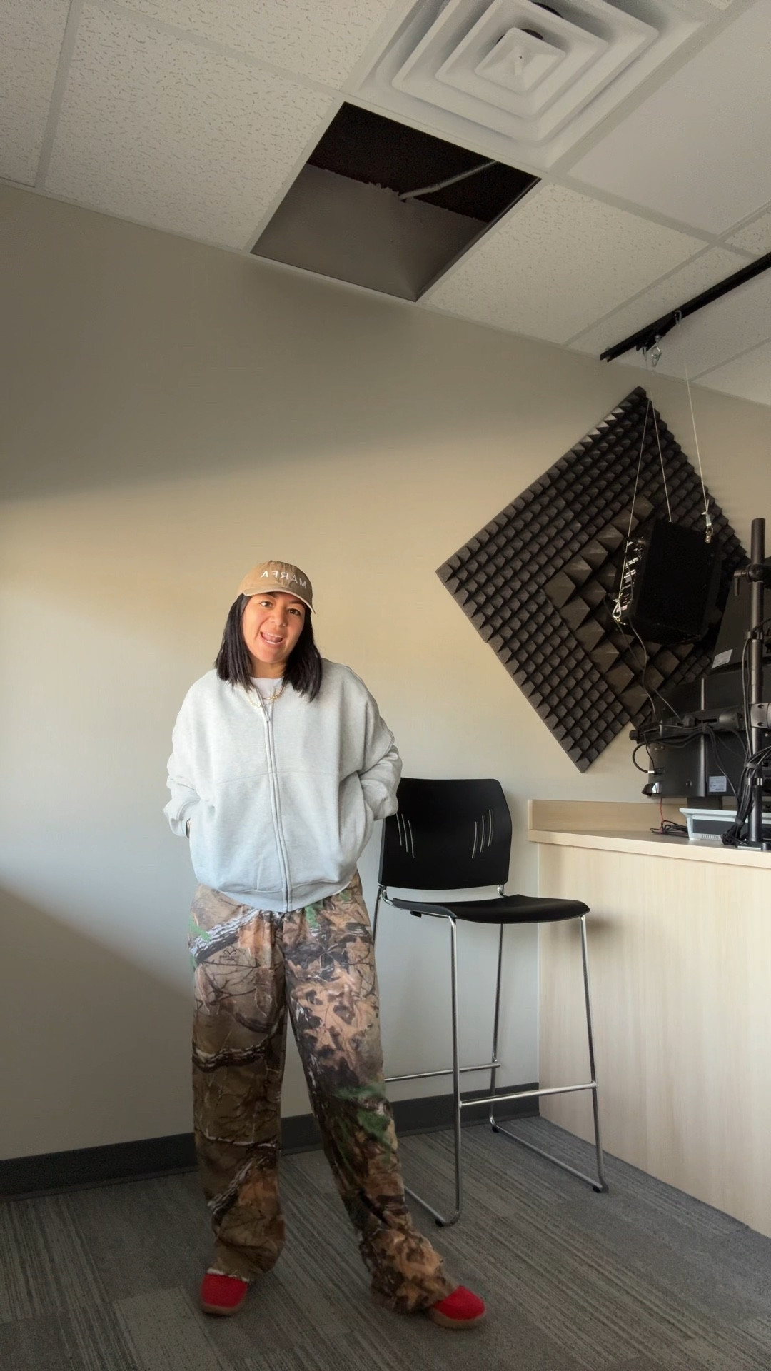 Comfy fall fit

#LTKMidsize #LTKVideo #LTKSeasonal