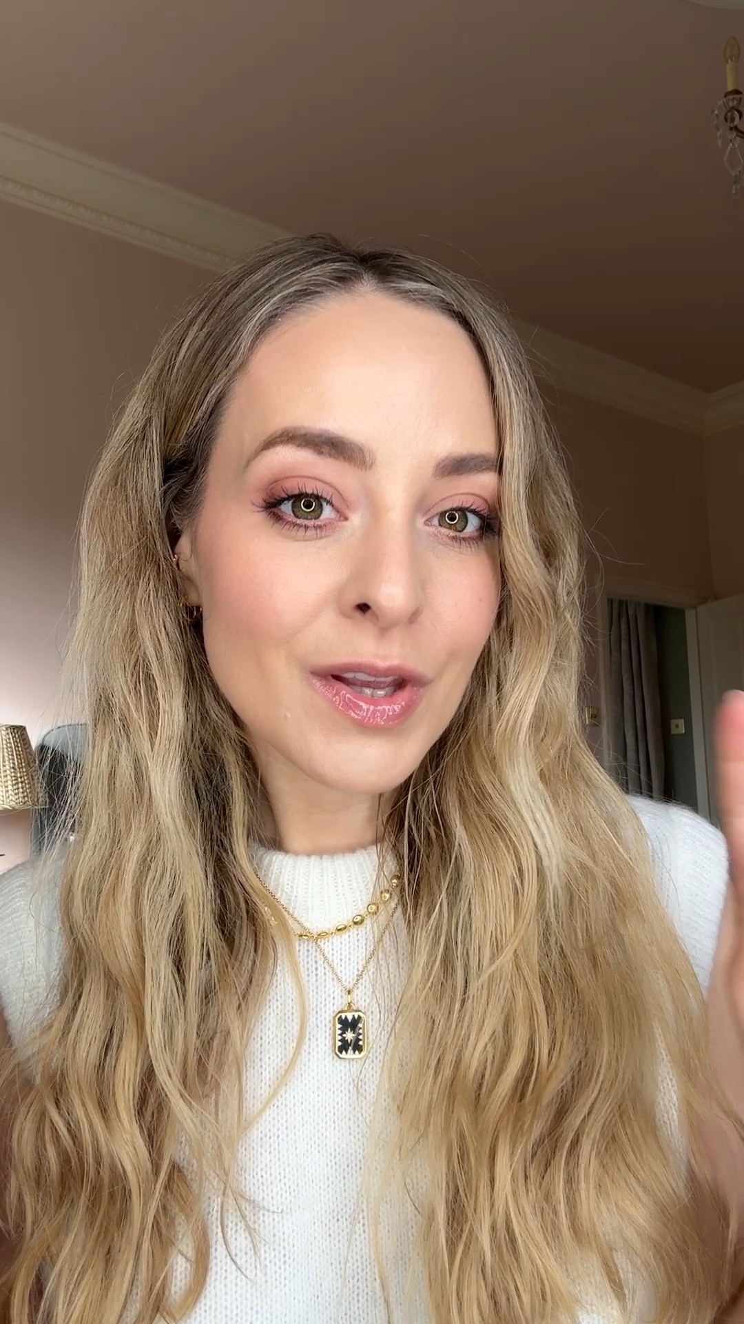 Beauty discovery of the week… @DiorBeauty Skin Perfect Foundation Stick 
✨Buildable coverage 
✨Blurring effect
✨Semi-matte finish 
⏱️‘24 hour’ wear (haven’t tested this obviously, but it lasts all day on me)
💦Hydrating formula 
🎨18 Shades, I’m wearing 2.5N 
💸 £48 for 10g
.
#makeup #foundation #diorbeauty #newfoundation #skinperfect #diorfoundation

#LTKuk #LTKbeauty #LTKluxury