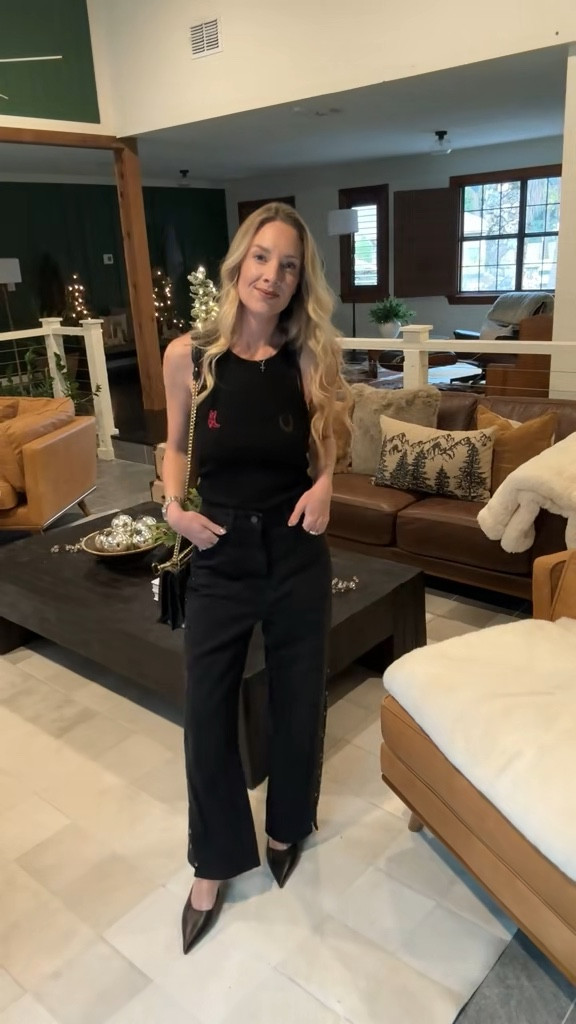 Top: small 
Jeans: reformation jeans size 25 but linked joes jeans that are similar and so cute!!

☺️ 

#LTKootd