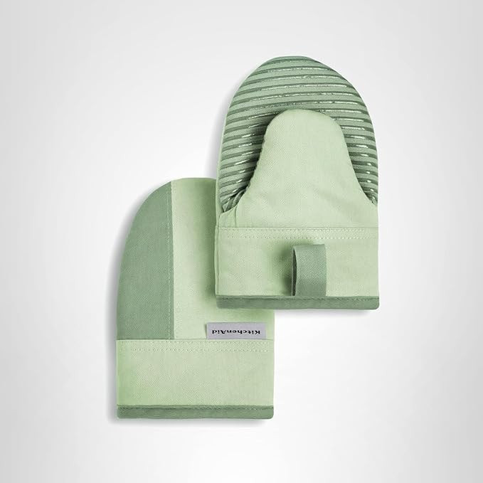 KitchenAid Beacon Two-Tone Non-Slip Mini Oven Mitt Set, Pistachio/Graphite Green, 5.5"x8", 2 Piec... | Amazon (US)
