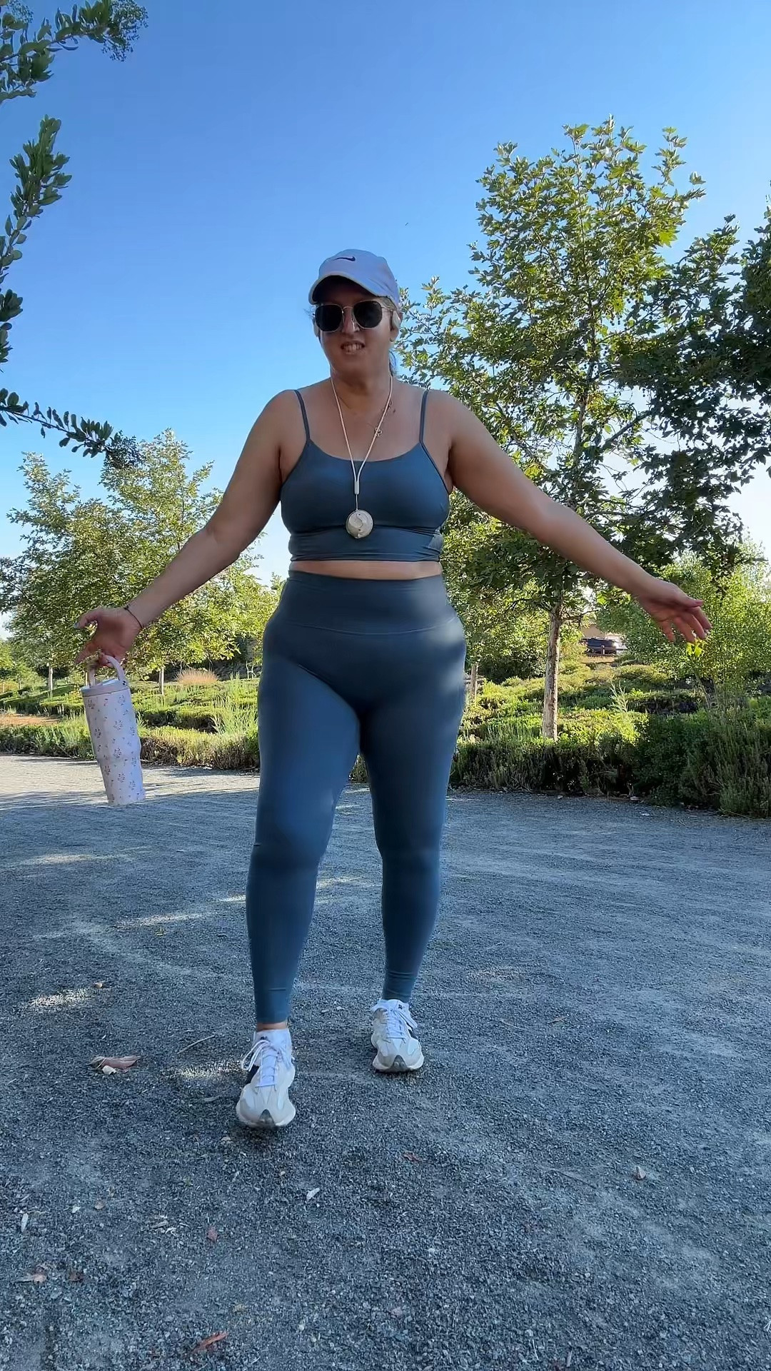 @Colorfulkoala Sports new set in the color dark jasper, wearing a size large here #activewear #colorfulkoala #workoutset

#LTKfitnessgoals #LTKActive #LTKOver40