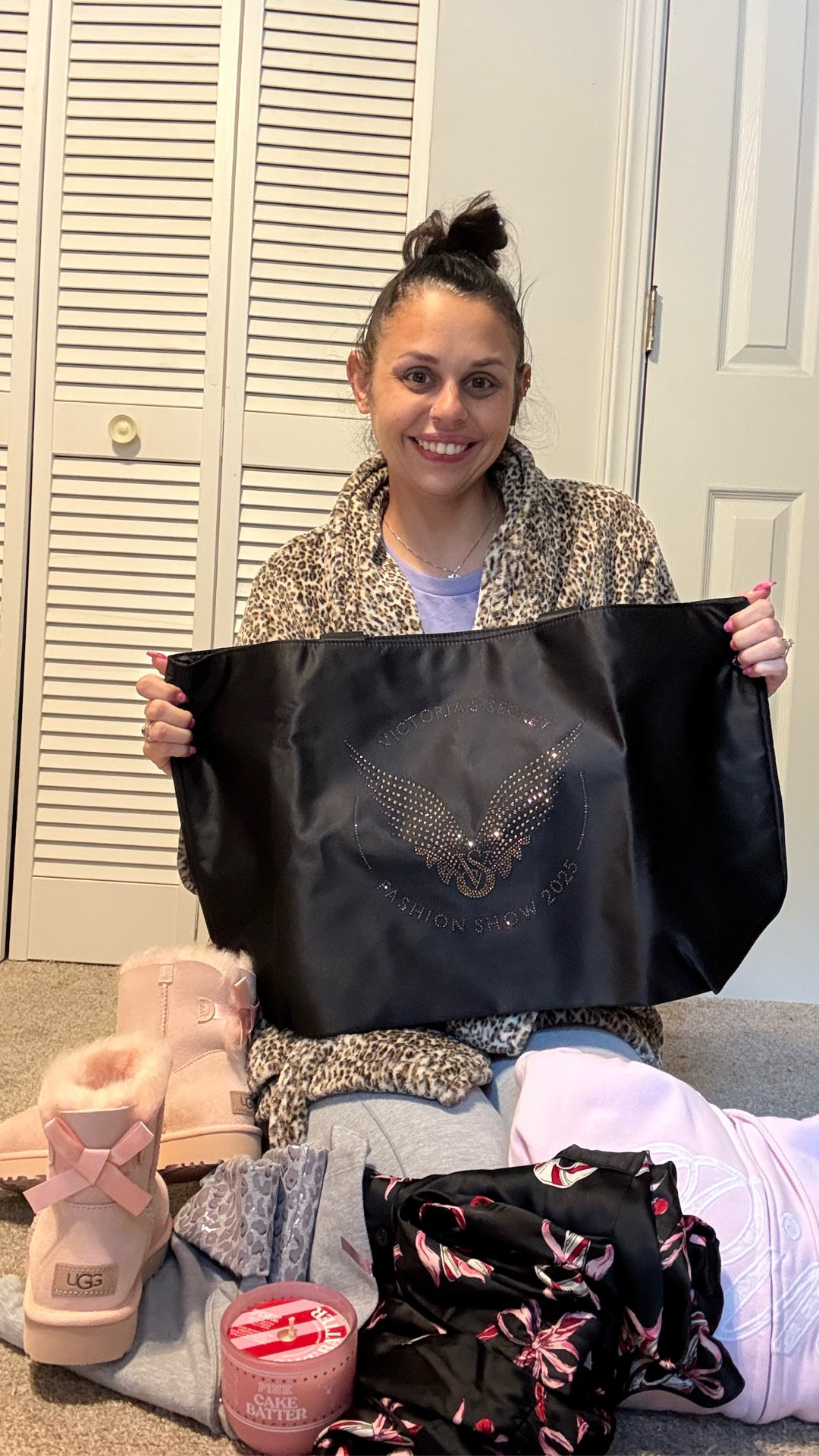 Open some new @victoriassecret with me!

The Victoria’s Secret fashion show was amazing and these new items did not disappoint! 💕

#victoriassecretfashionshow #victoriassecret #unboxing #splurgeworthy


#LTKGiftGuide #LTKHoliday
