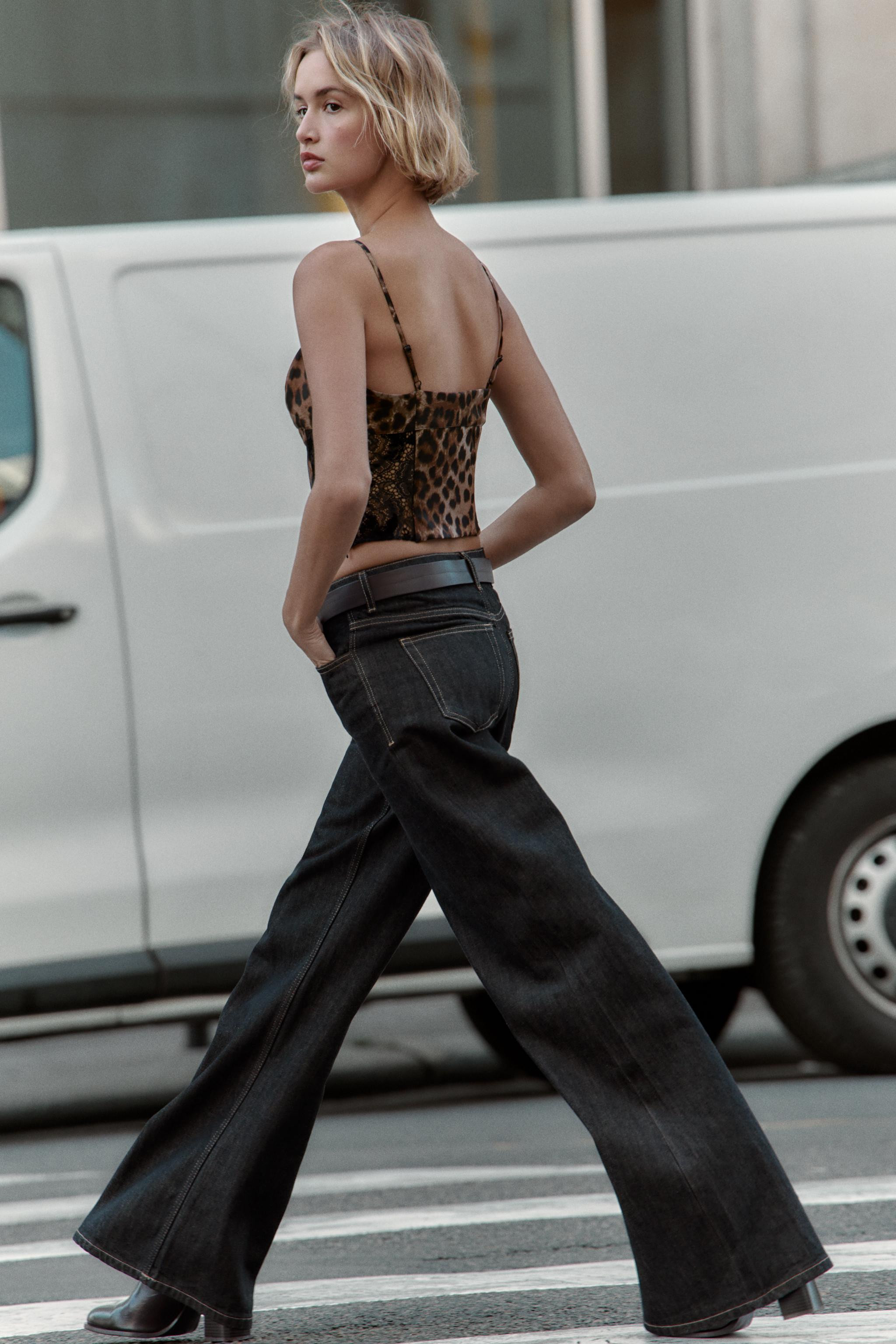 DJURMÖNSTRAD TOPP MED SPETS | Zara US