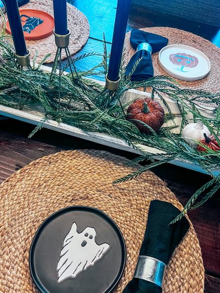 Halloween is getting closer … 👻
These appetizer plates were a perfect addition to our dining room table this season! Even better, the price!! 


#LTKHoliday #LTKHalloween #LTKhome