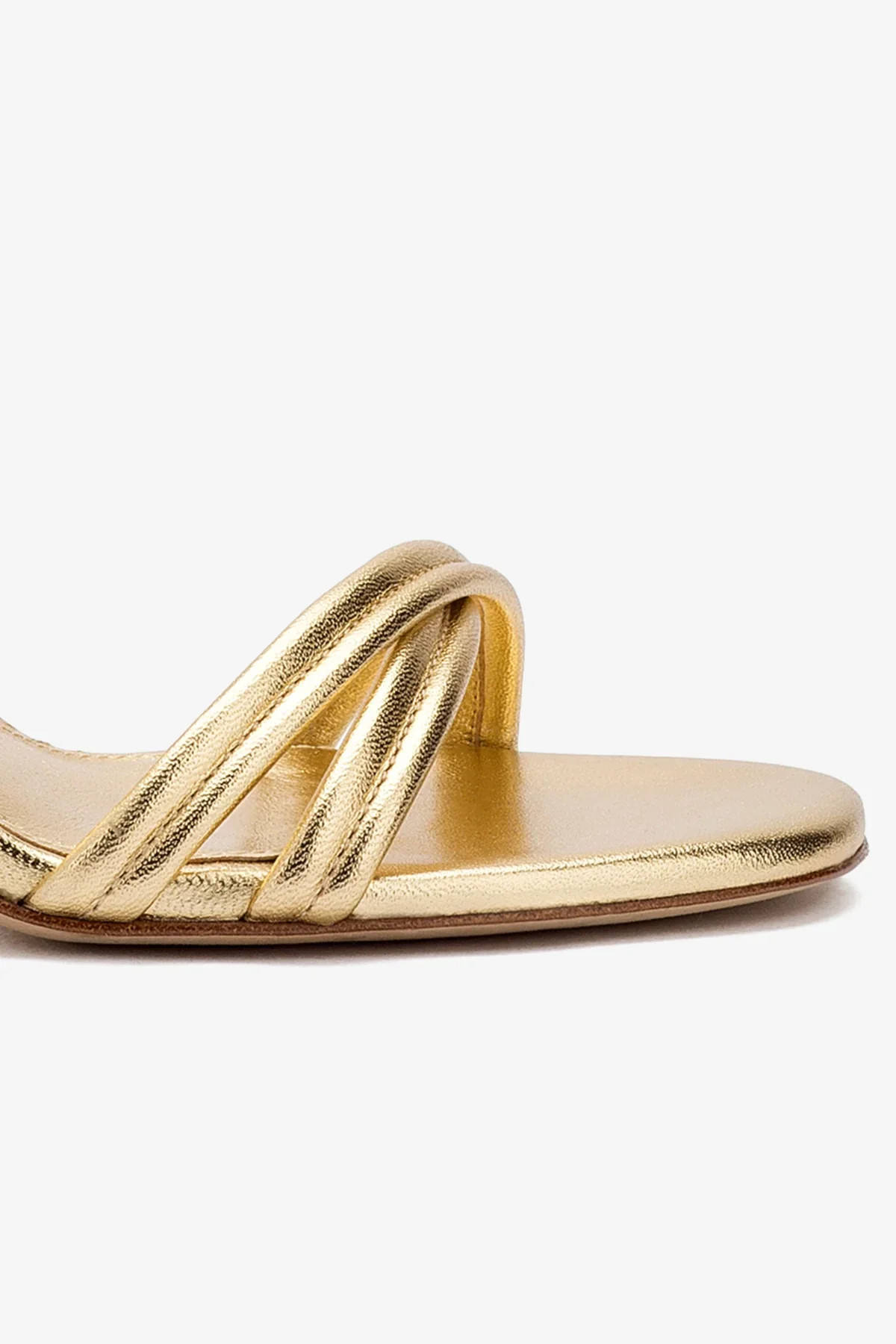 Annie Sandal In Gold Metallic Leather | Larroude