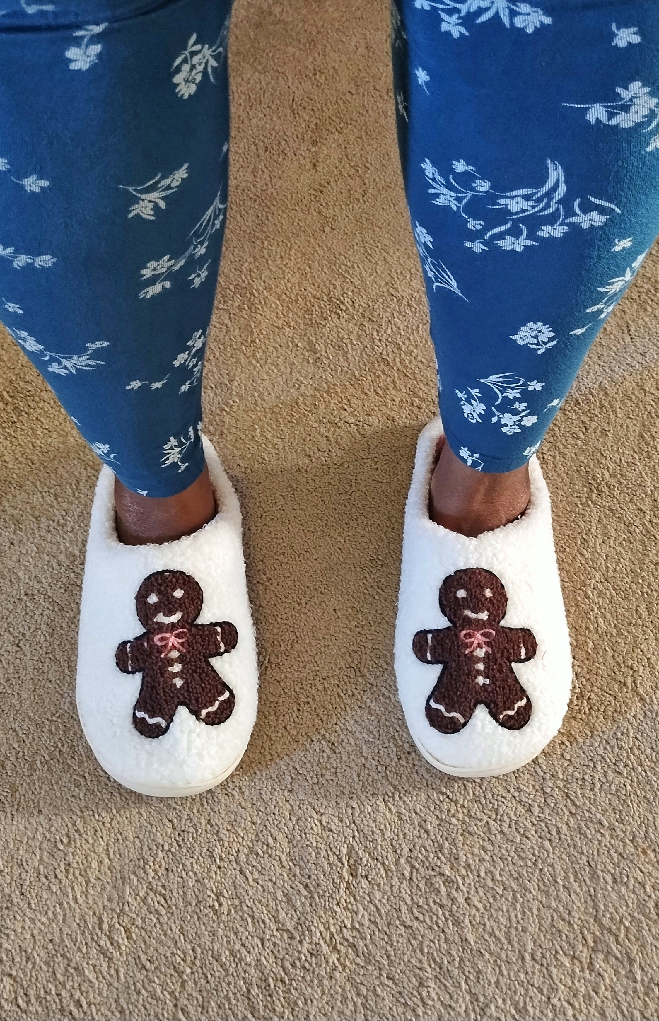 Day after Christmas calls for comfy  and stretchy Torrid leggings with my new cozy festive gingerbread man slippers.🎄🎀❤️🎁🎅🏾

#LTKHoliday #LTKootd #LTKdayinmylife