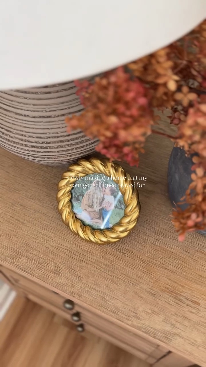 I’m hard on myself now, but I know that little girl would be proud. 🤎

#home #cozyhome #decor #relatable #mom