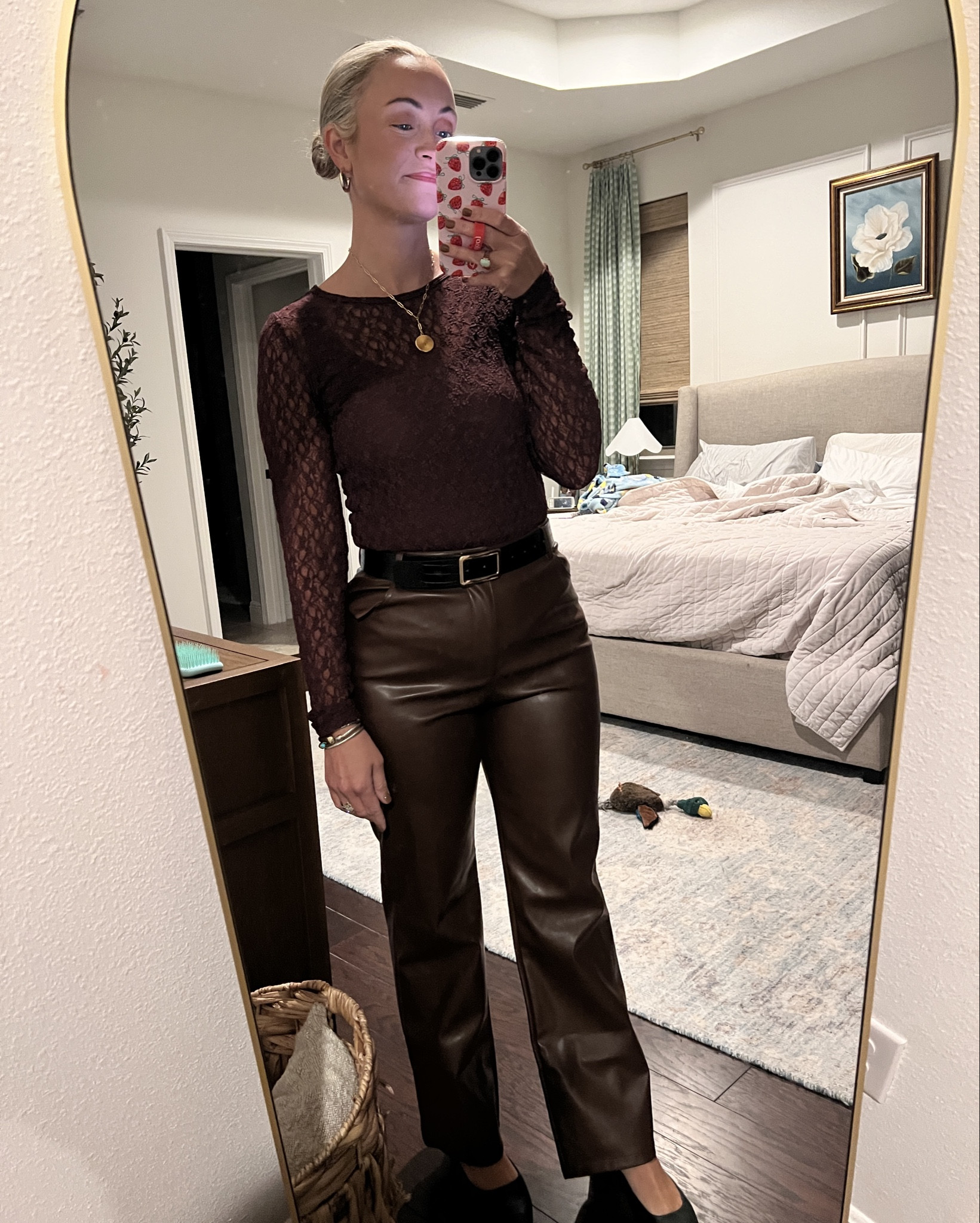 Pants-small, top-medium (but I could have gone small in the top) & small in the brown tank underneath! 