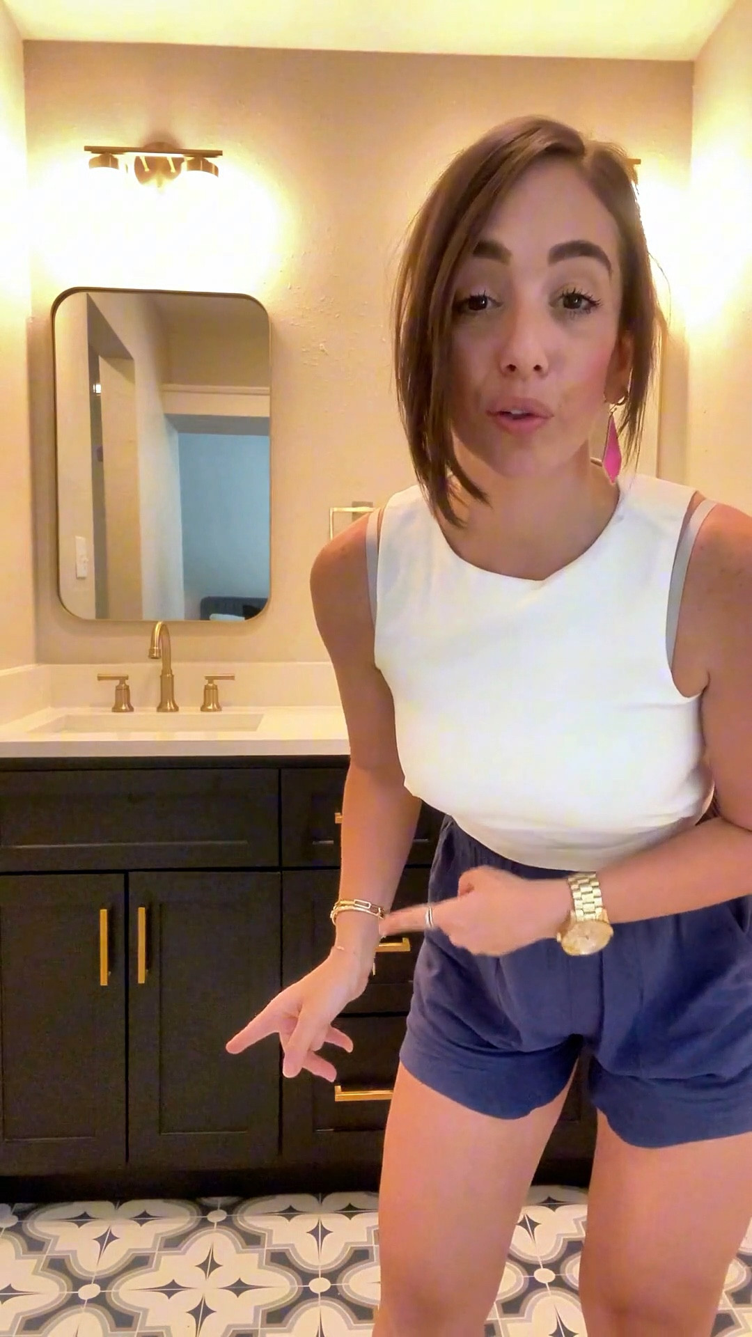 Refresh your bathroom with our top LTK favorites! ✨ Elevate your space with gold cabinet pulls, a 2-light globe vanity fixture, a gold framed bathroom mirror, and an 8-inch widespread faucet. Chic, modern, and timeless — shop the full look now on our LTK!

🎁 Shop now on LTK | 
https://www.shopltk.com/explore/Elizabeth_Greever
🎁See our stories for link


Follow us for more:
Inspiration 💫
Links to favorite materials 💚
Before & Afters 👏🏻
Shop & get inspired 👇🏻



#eversancooperdesign #BathroomDesign #bathroomremodel #bathroomrenovation #LTKstyletip #LTKHome #LTKHome



#LTKSaleAlert #LTKHome #LTKActive