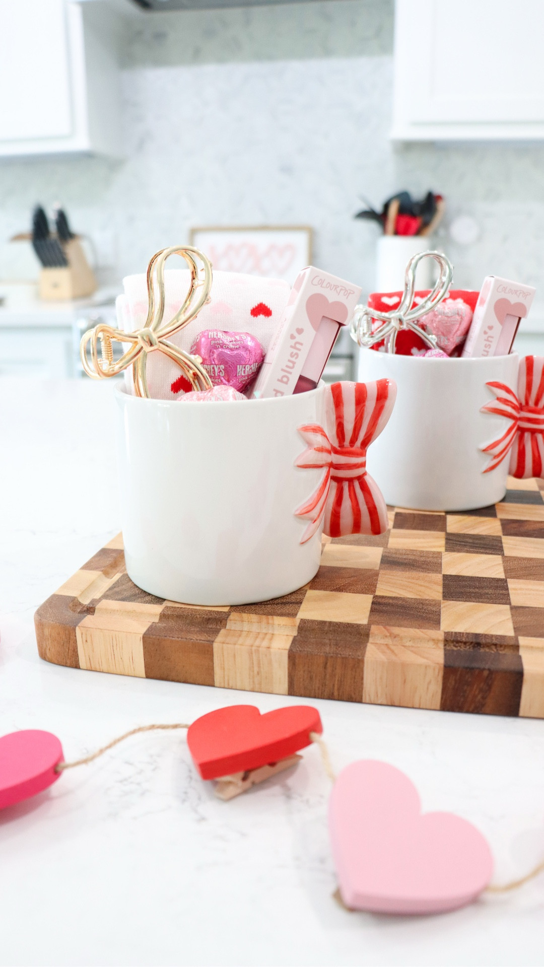 🎀 Love Mugs for your besties, girlfriends, co-workers, neighbors…

These bow mugs are so adorable and stuffed with pretty pink favorites!

💗 COMMENT “shop” for the links. 💗

#lovemug #valentines #giftidea / 

#LTKselfcare #LTKSeasonal #LTKFindsUnder50
