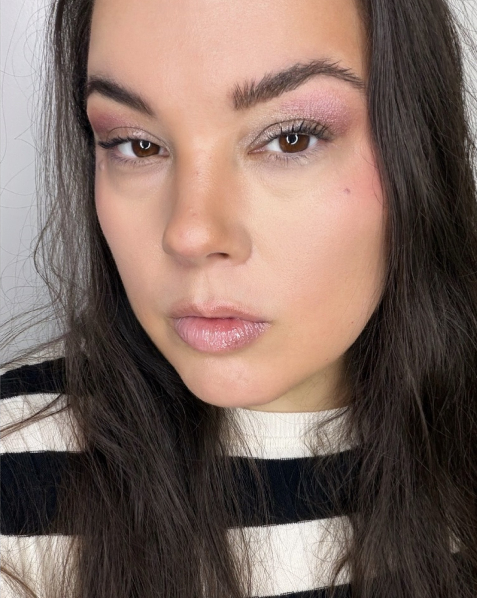 #ad #cppartner #colourpopbesties  #colourpop Eyebrow routine using Brow Boss @colourpopcosmetics ❤️😍 I’m using both the new Brow Boss products to define and achieve a fuller look for my eyebrows!!🤩 The new Brow Boss eyebrow pencil and the new Brow Boss brow gel make a huge difference!!🥰 I took multiple angles of my eyebrows to capture how well this duo performs!!🤩 The Brow Boss pencil fills in the thin parts of my eyebrows to define them, making them look natural, and the Brow Boss brow gel is clear that brushes my eyebrows with ease while giving them a polished look!!🙌☺️ I used the shade dark brown for the Brow Boss pencil and this comes in 7 shades for you to choose what’s best for you!😊 Plus there’s a built-in spoolie brush to blend & shape your brows just the way you like! Infused with brow-boosting Panthenol to strengthen and condition brow hairs & rosemary extract to nourish your brows!😍 Both are waterproof, vegan, & cruelty-free!!🌱🐰😄 Do you want to try this power duo for your eyebrows?🤔



#colourpopbrowboss 