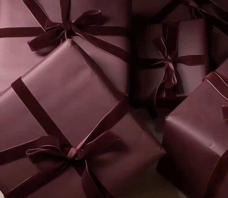 Beautiful Christmas perfume sets she’ll actually use 💐 Long-lasting, elegant, and perfectly packaged for the holidays. 

#PerfumeSet #HolidayGifts #LTKFinds #BestPerfumeGifts


#LTKHoliday #LTKSeasonal #LTKGiftGuide