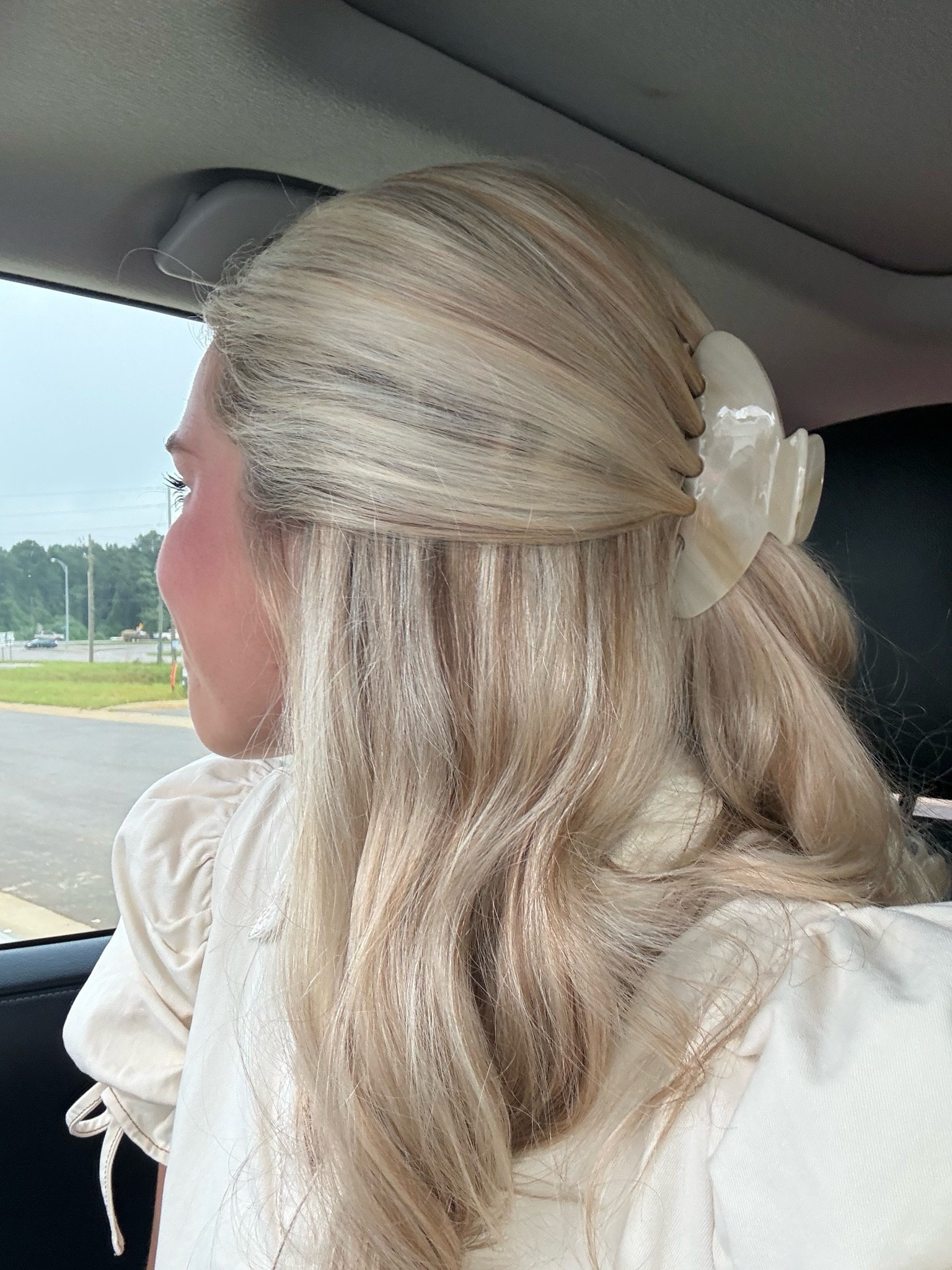 My favorite hair clip from AMAZON!! The only clip that will hold my hair half up half down all day!

#LTKdayinmylife #LTKmorningroutine