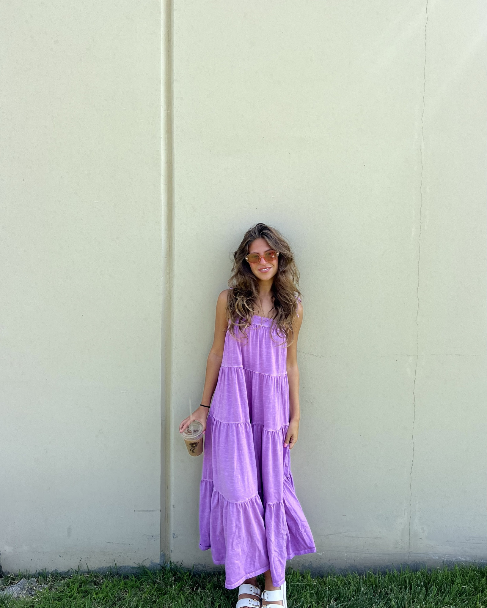 The perfect flowy & comfortable summer dress. I’m wearing a size Small!💜