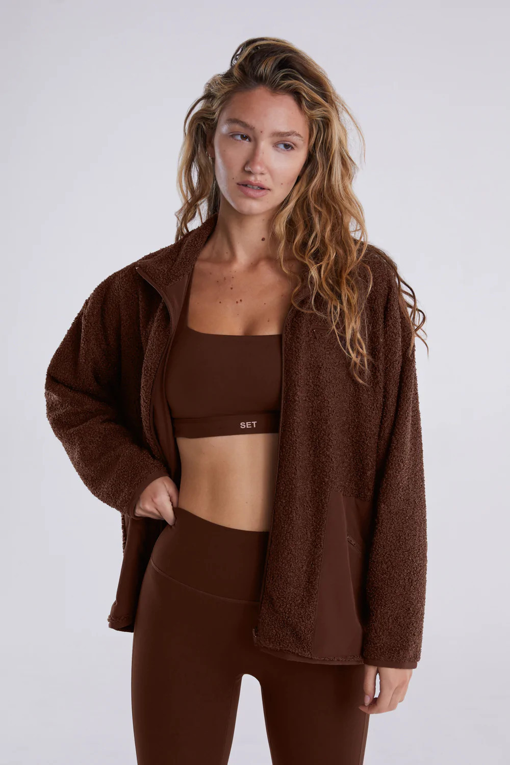 LIGHTWEIGHT FLEECE
        


                             
                            





   ... | SET Active