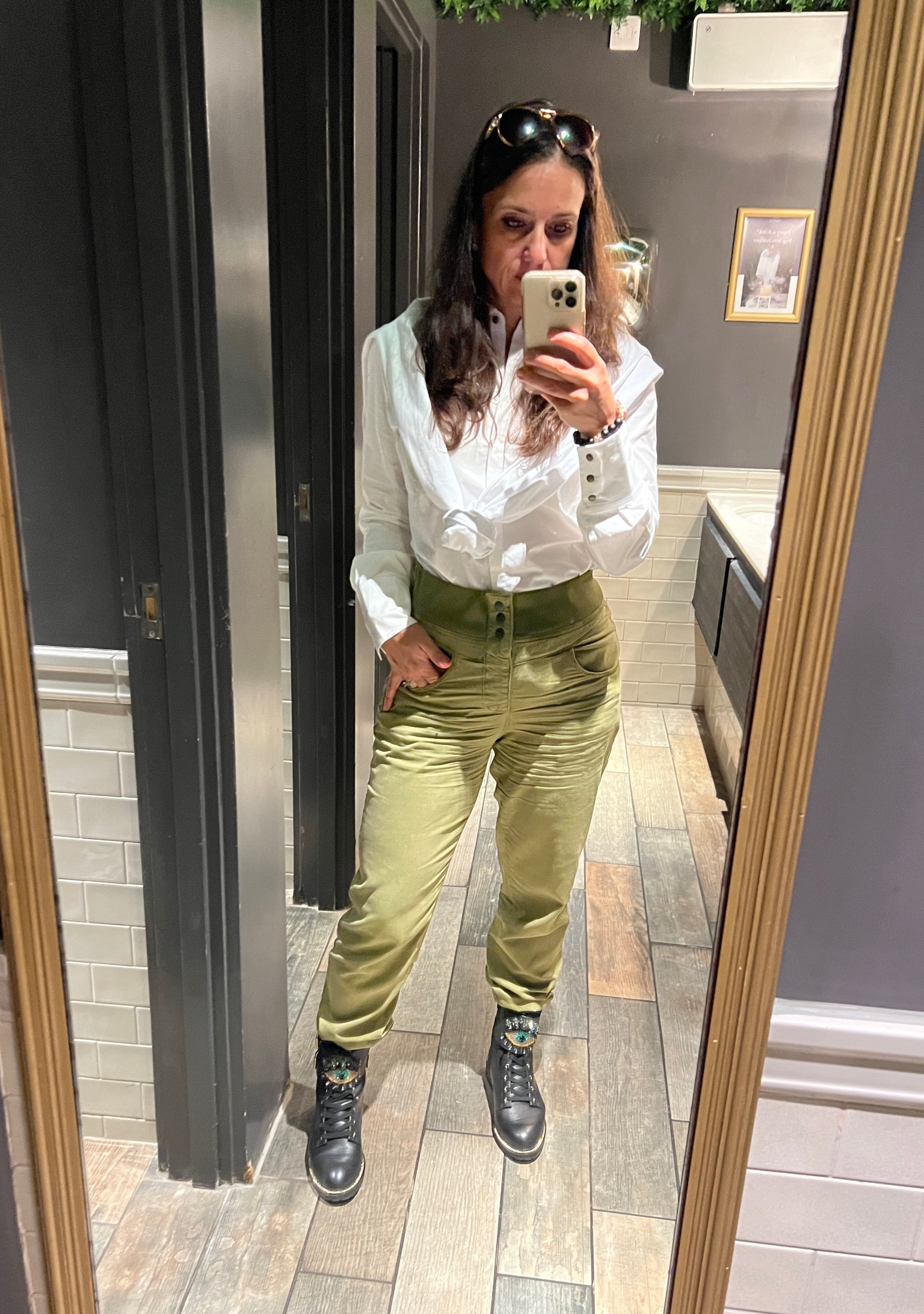 A chic-casual look..

#LTKunder100 #LTKSeasonal #LTKeurope