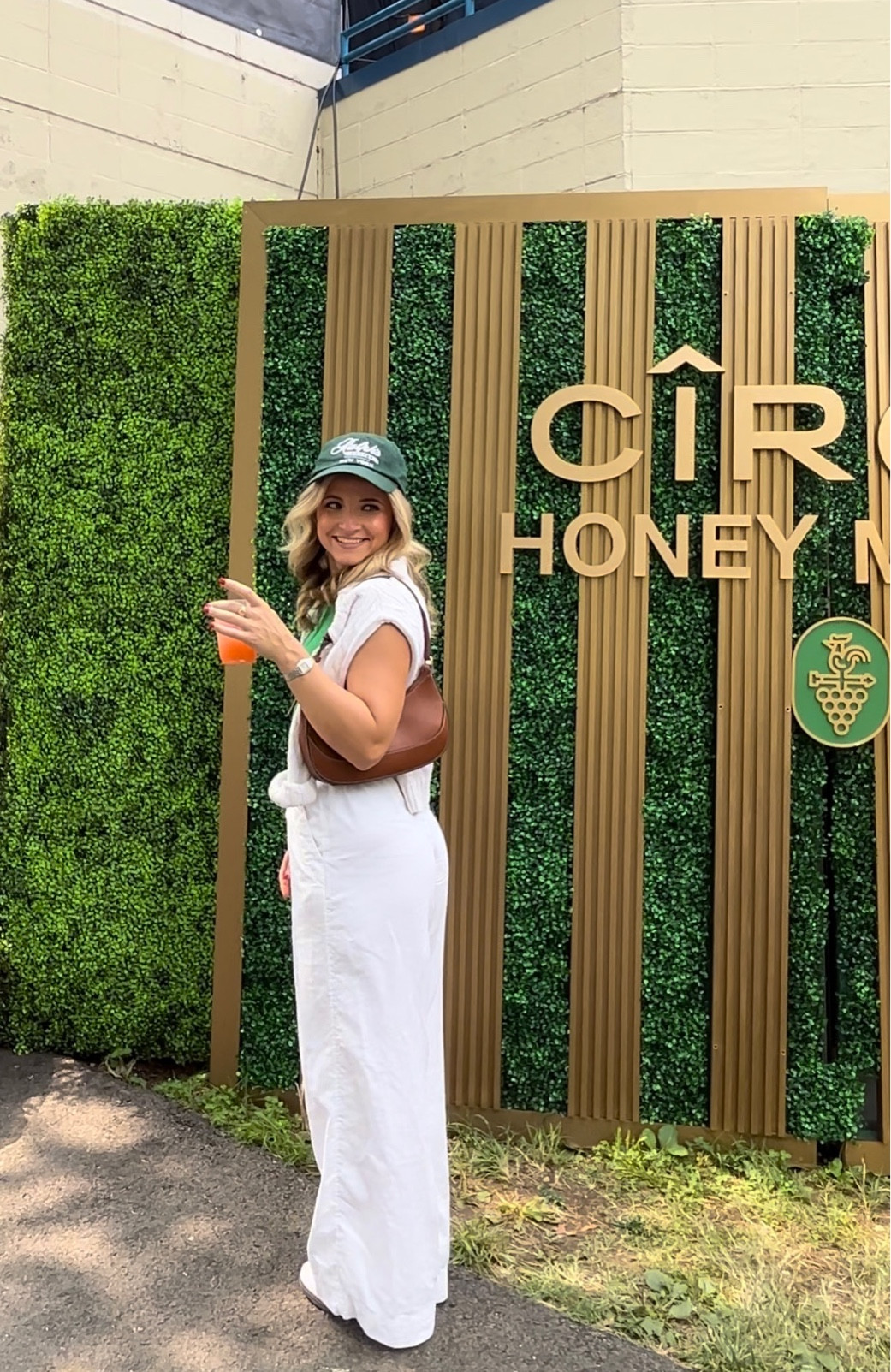 daily dose of tennis & tanqueray 🎾

#LTKunder50 #LTKSeasonal #LTKunder100