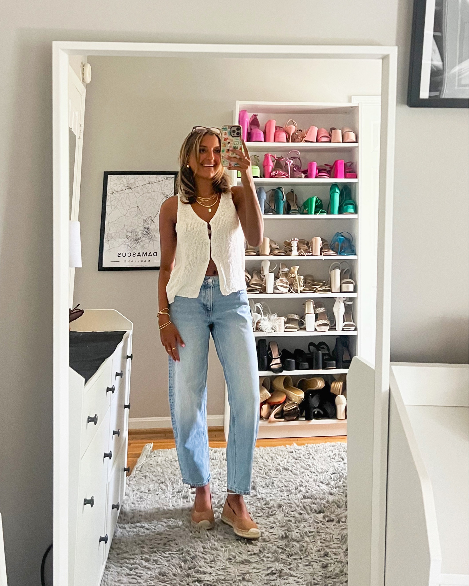 Easy back to school outfit idea. Love these American eagle jeans and SheIn sweater top 🐚