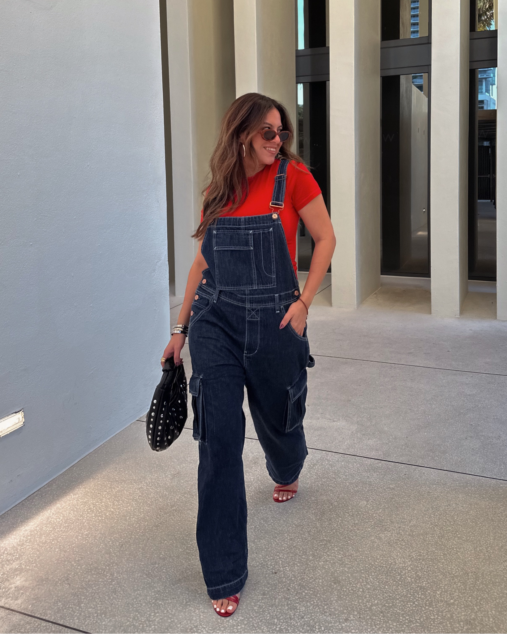 GAP dark denim overalls for the win this holiday season 🎄❤️💋

#LTKSeasonal #LTKStyleTip #LTKHoliday