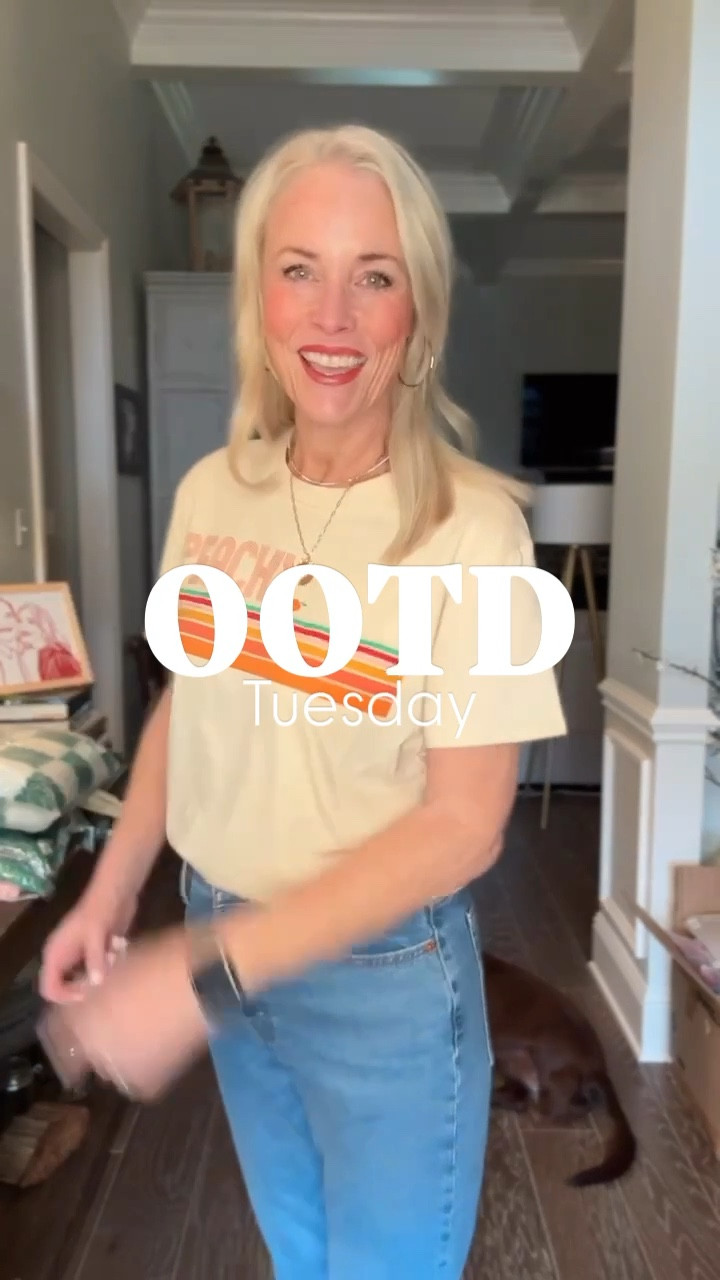 Tuesday OOTD vibes! 

Featuring this cute new graphic tee from Amazon paired with my go-to Levi’s jeans—the perfect fit for fall! These jeans hit that sweet spot: not too wide, not too skinny, and super versatile for any fall look. These sneakers have been a favorite for years! While this exact pair is sold out, I’ve linked a super similar option on LTK for you to snag!  

Check out my LTK for all the details, and let me know what you think of this cozy, casual fall fit!

#LTKFindsUnder50 #LTKOver40 #LTKMidsize