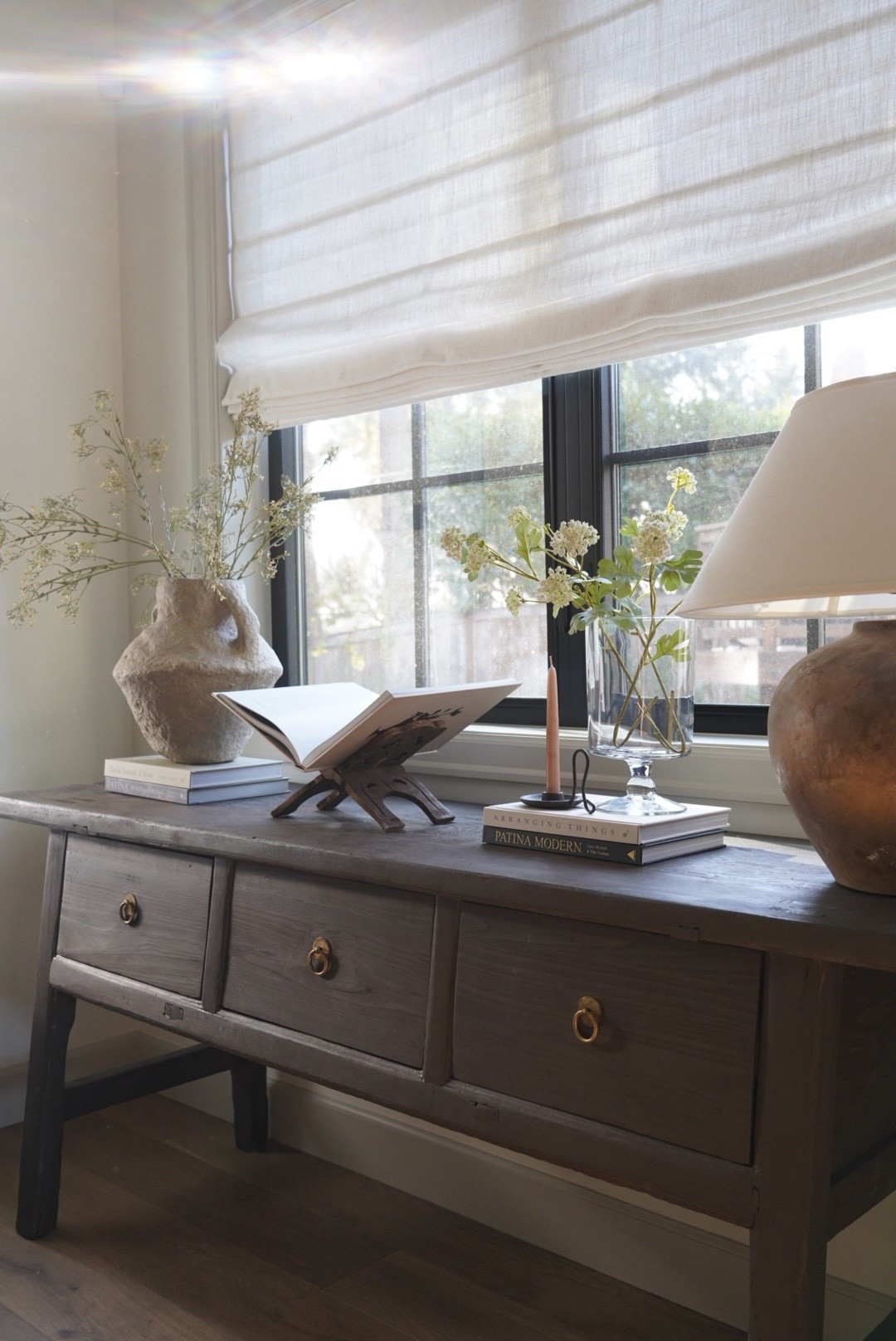 Styled to look $$$—without spending it 💸🤍 Don’t sleep on Walmart stems + a good TJ Maxx vase.