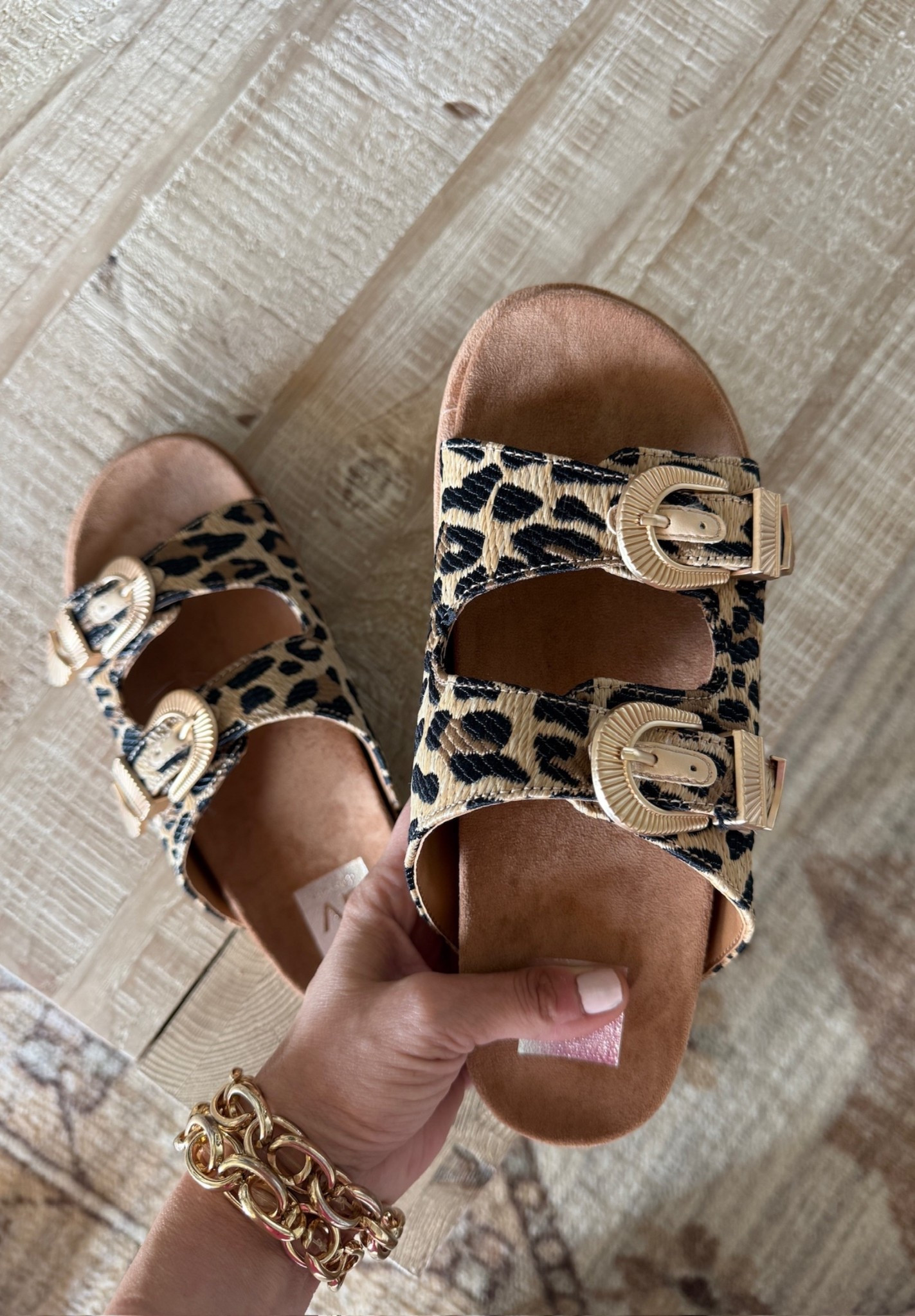 These are currently 40% off!! My go-to summer sandal. Get these while they’re on sale!

#LTKSaleAlert #LTKootd #LTKSeasonal