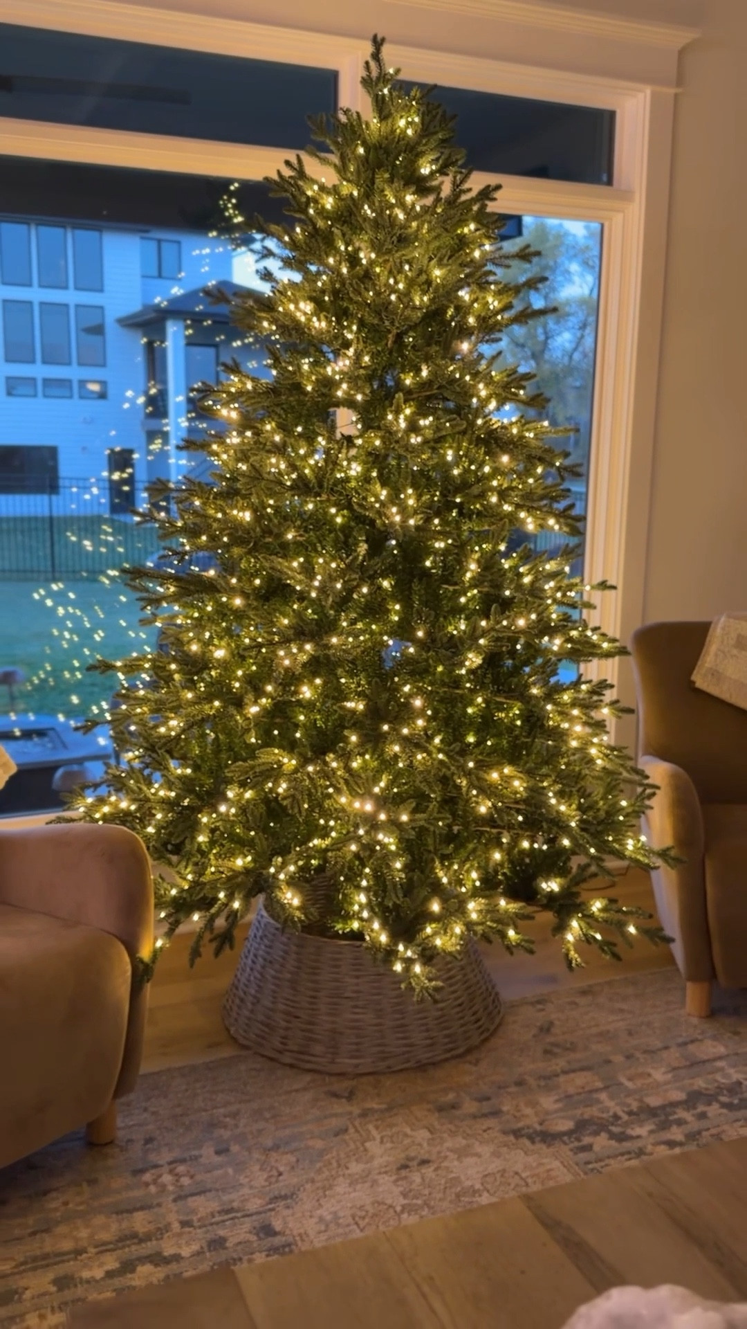 Love this 7.5’ Christmas tree! 

#LTKFamily #LTKHoliday #LTKHome