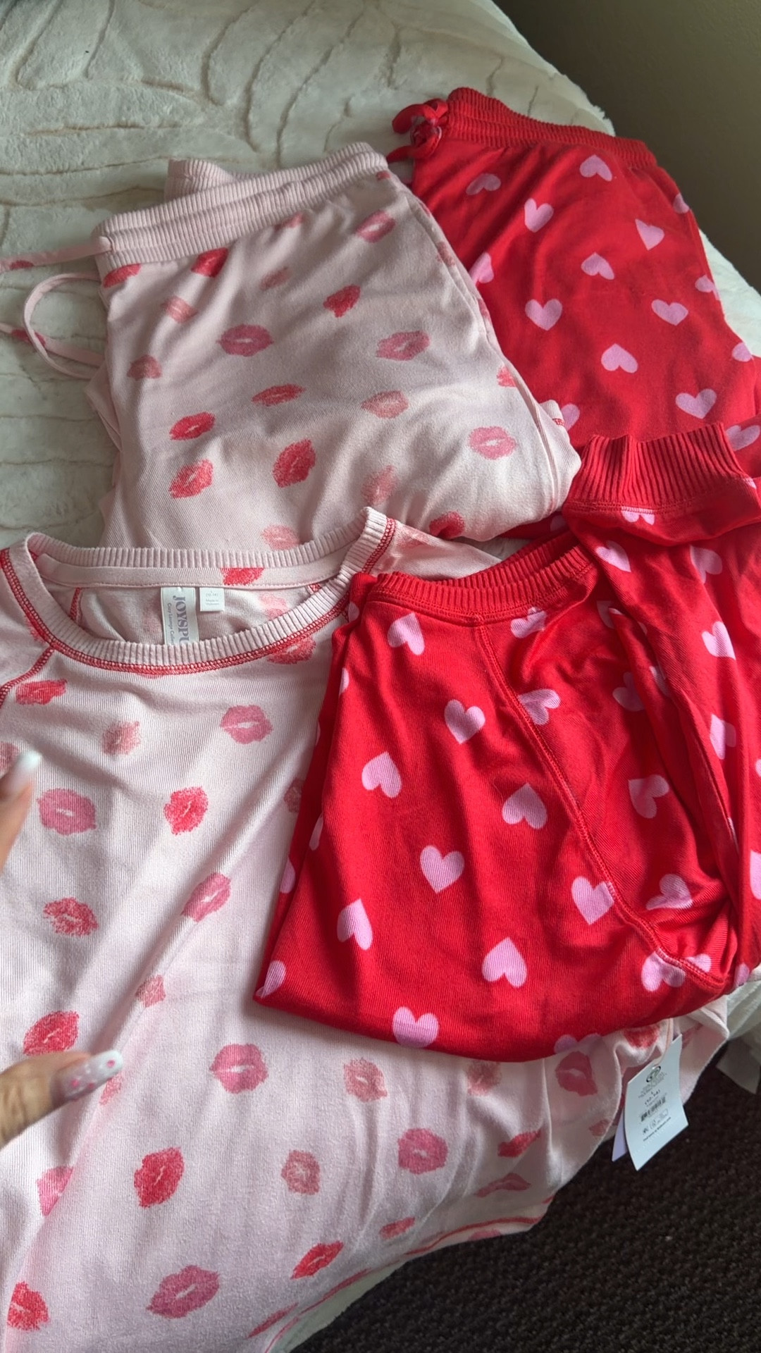 Cuuuuuute valentines lounge sets 💕 valentine pajamas so soft  you’ll never want to take them off! #valentinesday #valentinesoutfit #galentinesparty #valentinespajamas 

#LTKFindsUnder50 #LTKootd #LTKgrwm