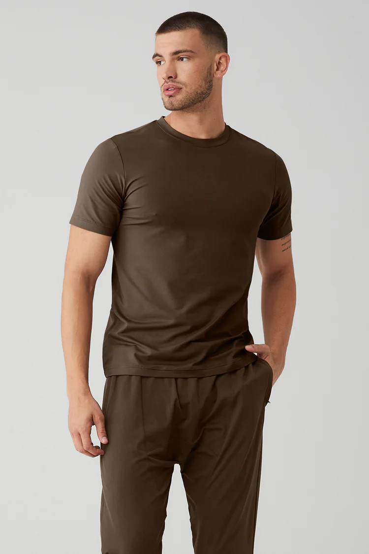 Conquer Reform Crewneck Short Sleeve | Alo Yoga (US)