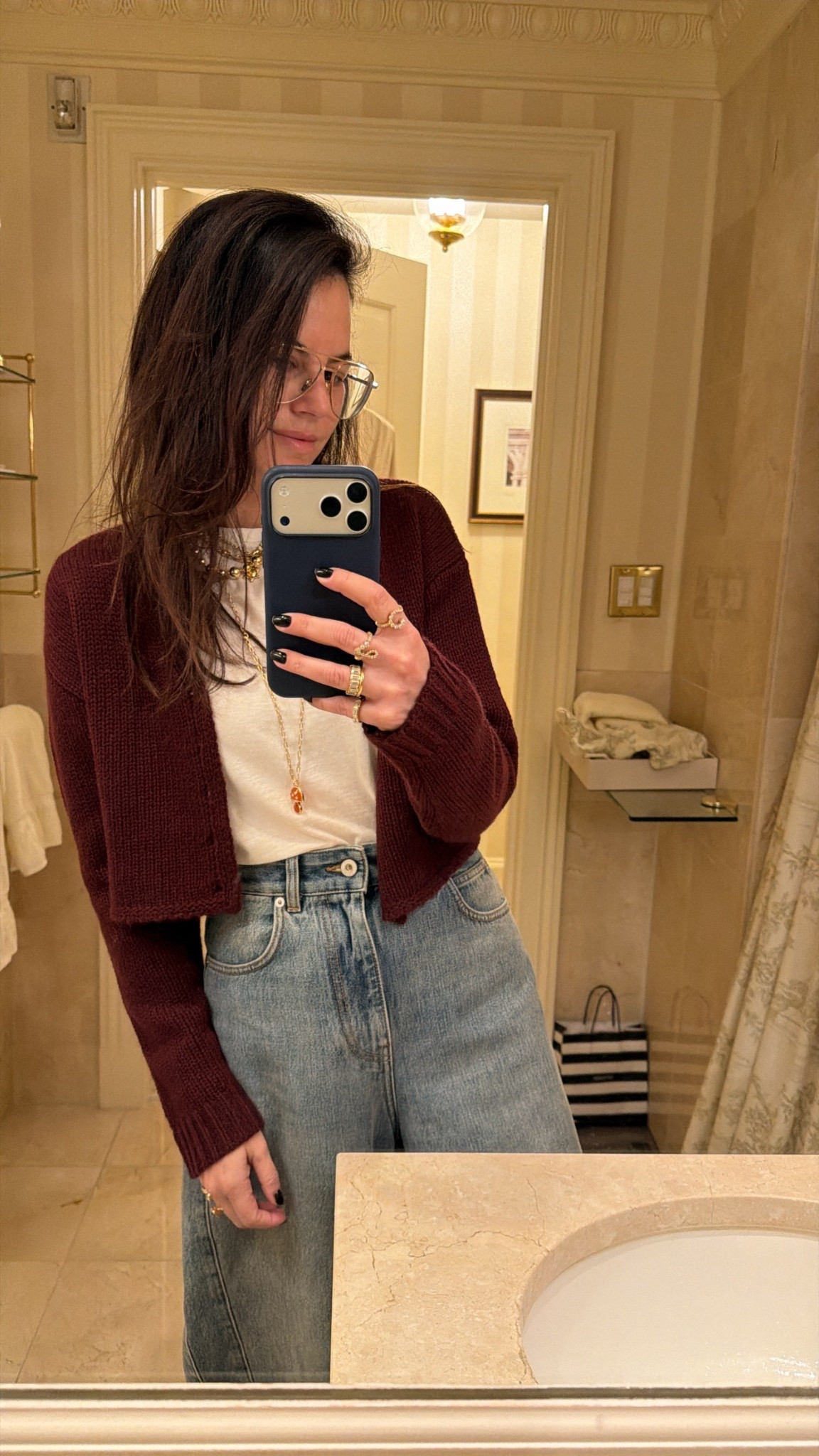 Winter outfit inspo! Linking some looks for less too


Women’s fashion, winter fashion, winter style, winter outfits, winter outfit inspo, winter ootd, holiday fashion, holiday style, holiday outfits, Miami fashion, winter in Miami, cardigan





#LTKootd #LTKOver40 #LTKHoliday