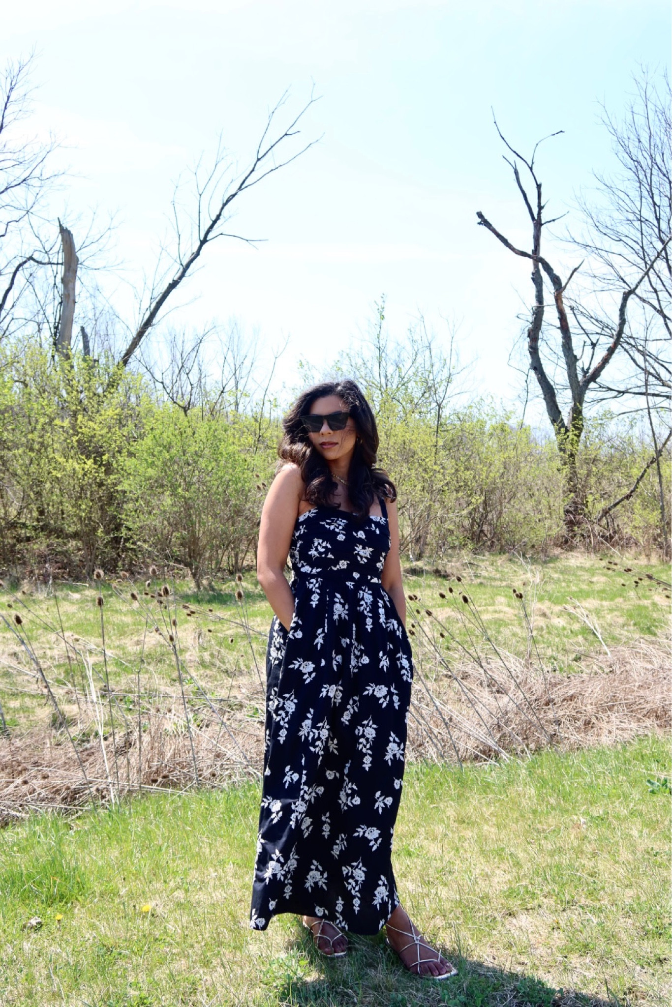 Abercrombie dresses are on sale!!! Wearing size small!!! Size 6/8 fashion- neutral style- outfit inspo 