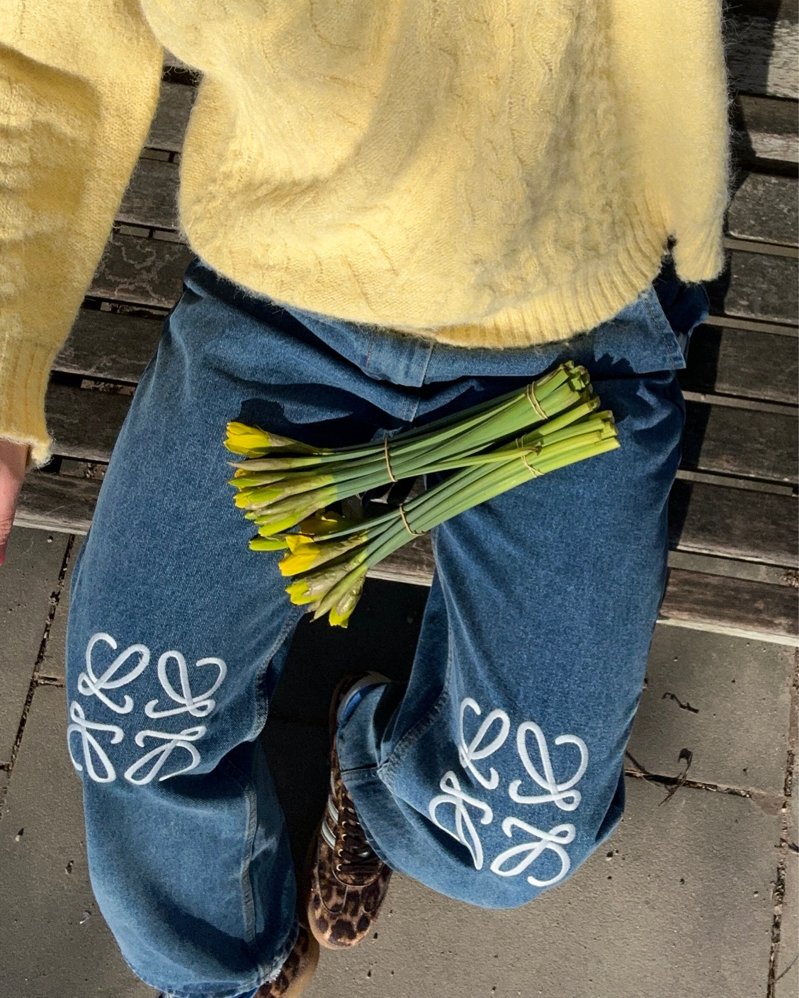 spring has sprung 🌼
Loewe jeans, spring fashion, Loewe, adidas trainers, adidas wales bonner, leopard print, yellow jumper, pastels, spring, yellow, Loewe, denim, jeans, menswear, staple wear, men’s fashion

#LTKeurope #LTKmens #LTKstyletip