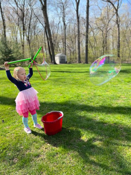 The secret to making the biggest bubbles of your LIFE 🫧 #bubblemixture #giantbubbles 