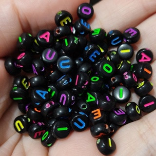 Contas Miçanga de letras reposição APENAS VOGAIS 50 Peças Artesanato | Shopee (BR)