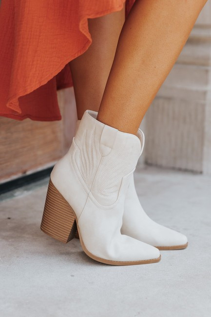 Wyoming Beige Western Stacked Heel Booties | Magnolia Boutique