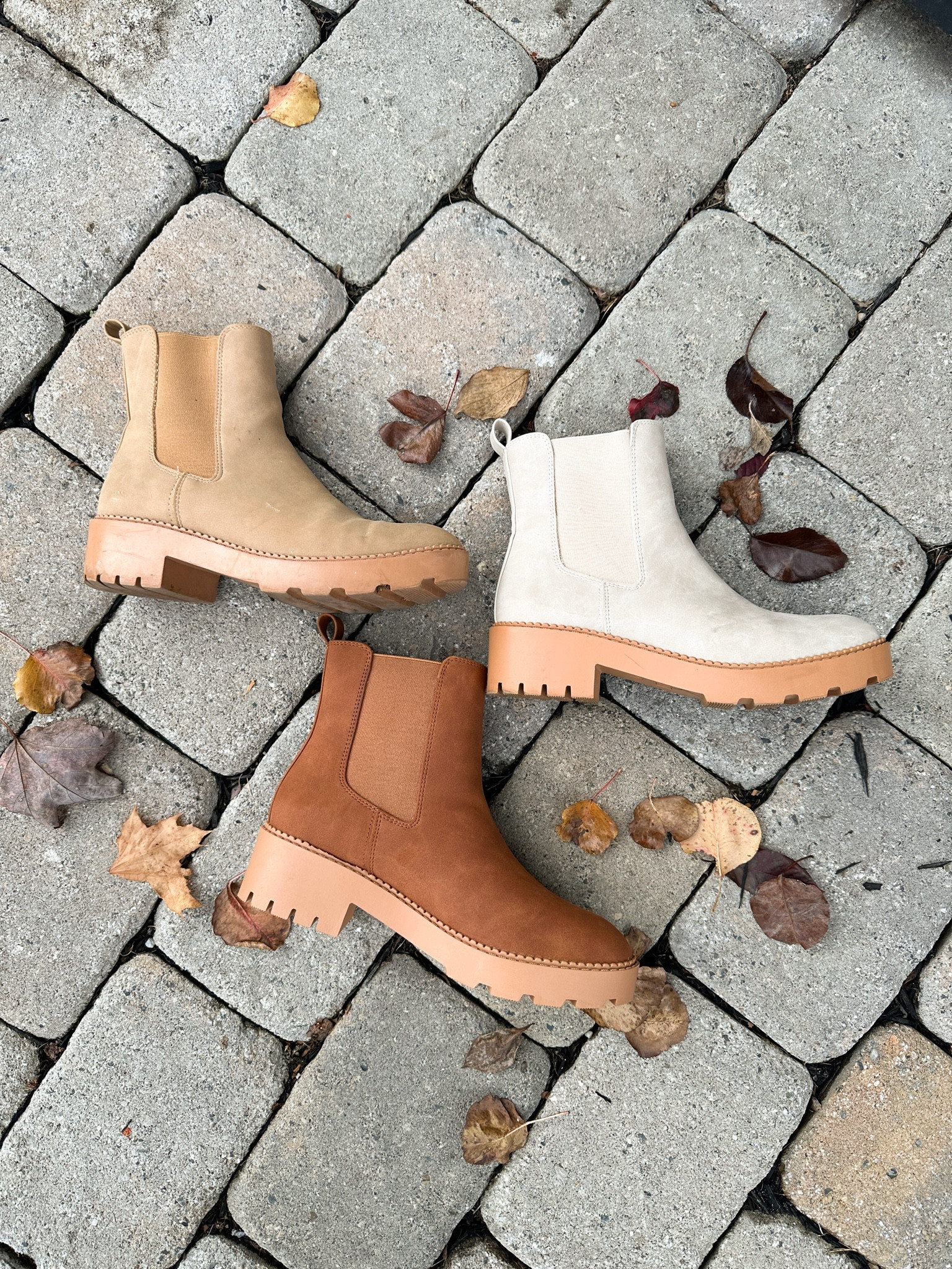 Women’s platform chunky suede comfy fall/winter style boots that come in multiple color choices & run true to size. 

#Amazonfashion


#LTKStyleTip #LTKSeasonal