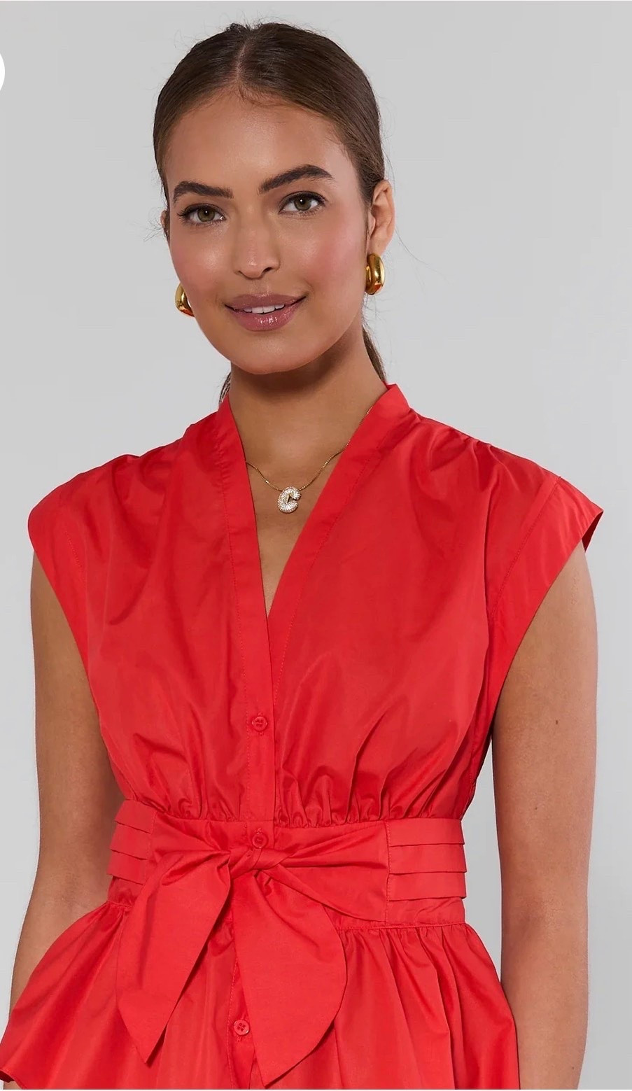 A pop of red is always a good idea ❤️✨
This Avara top is the perfect statement piece for adding color to your wardrobe. Flattering, versatile, and easy to dress up or down, it pairs beautifully with denim, white jeans, shorts, or skirts for a chic and effortless look. 🤍✨ #avara #womensfashion #ltkstyle