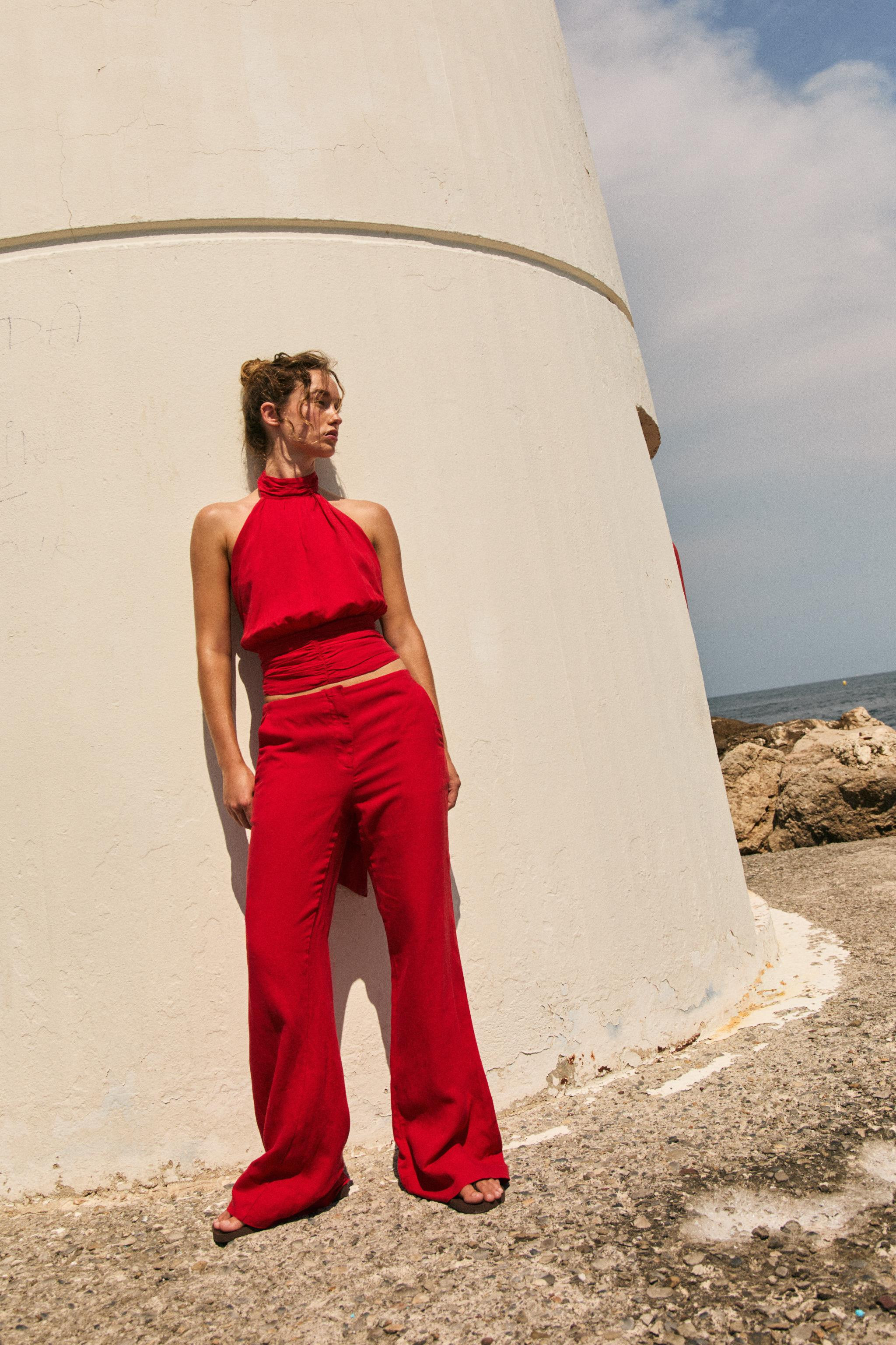 HALTER TOP WITH LINEN AND BOW BACK | Zara UK