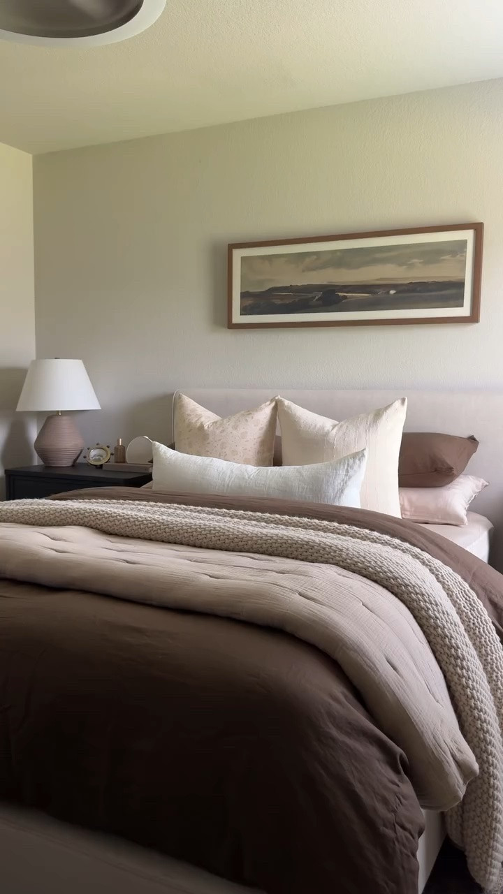 inspired by my morning lattes 🤎☕️🧸 comment “shop” and i’ll send you the links to all my bedding! #bedding #cozybedding #bedroom #cozybedroom #bedroominspiration 

brown bedding 
bedding combo 
cozy bedding 
cozy bedroom vibes 
cozy neutral bedding 
neutral bedroom 
calm cozy bedroom 
neutral home decor 
cozy home decor 
home inspiration 
home decor 
bedroom decor