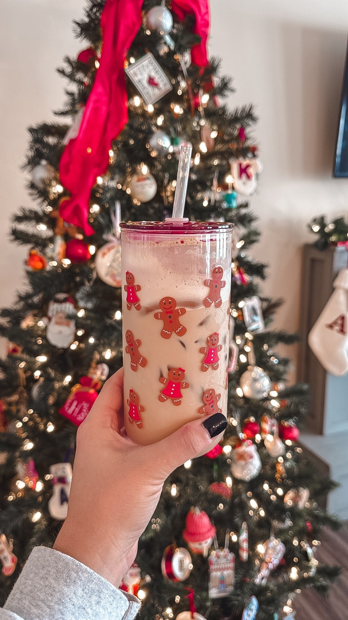 Cutest Christmas cups for my iced coffees & dirty Dr.P’s! I grabbed the gingerbread man and the bow glass!

#LTKSeasonal #LTKHoliday #LTKmorningroutine