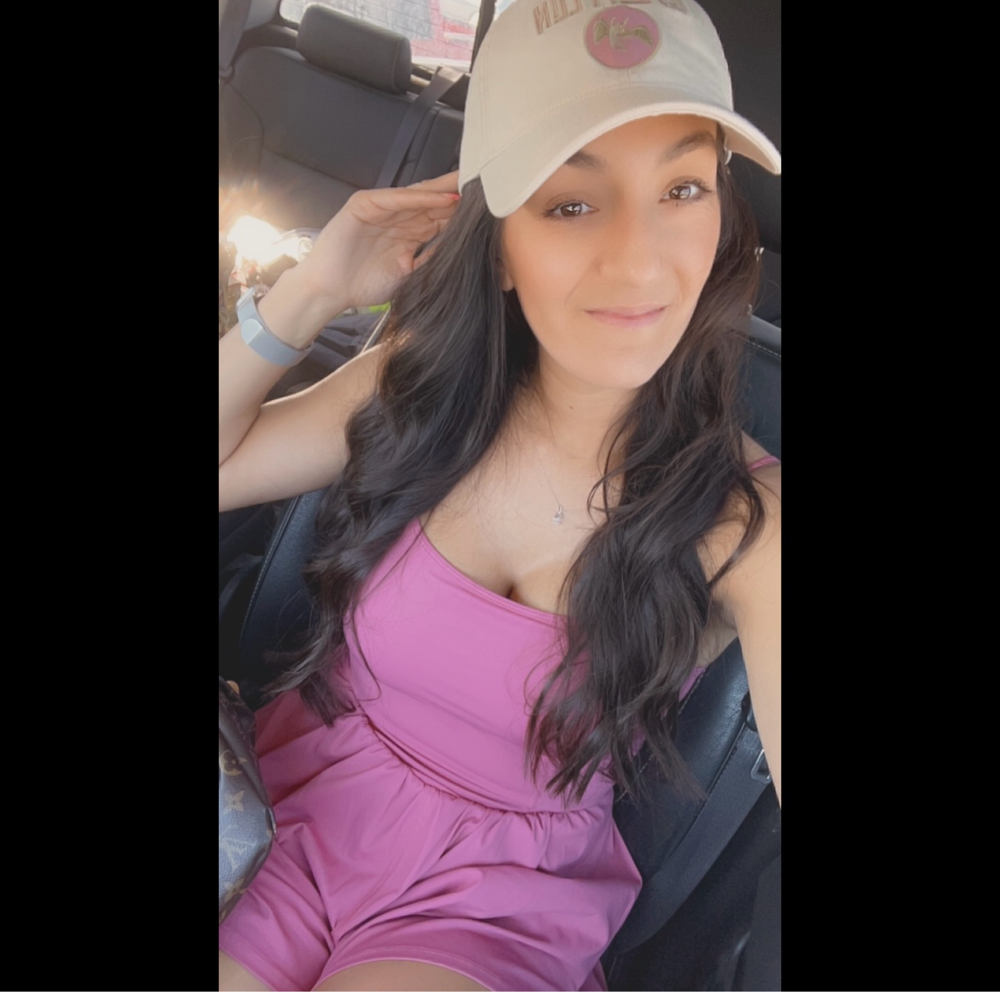 I shared this picture on my story the other day and got so many compliments! Even in the HEB parking lot lol so I figured I’d share again to post the link. 🔗 

I’m wearing a small for reference. 

#LTKActive #LTKFindsUnder50 #LTKStyleTip